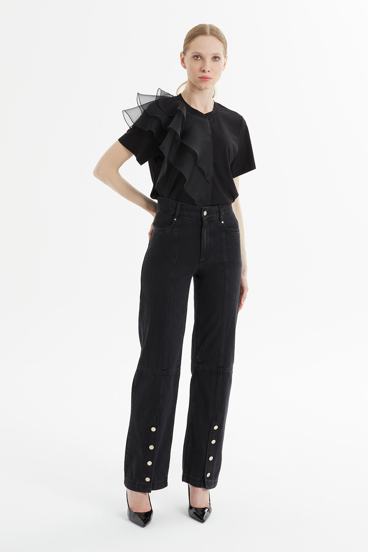 Düz Kesim Paçası Düğme Detaylı Denim Pantolon