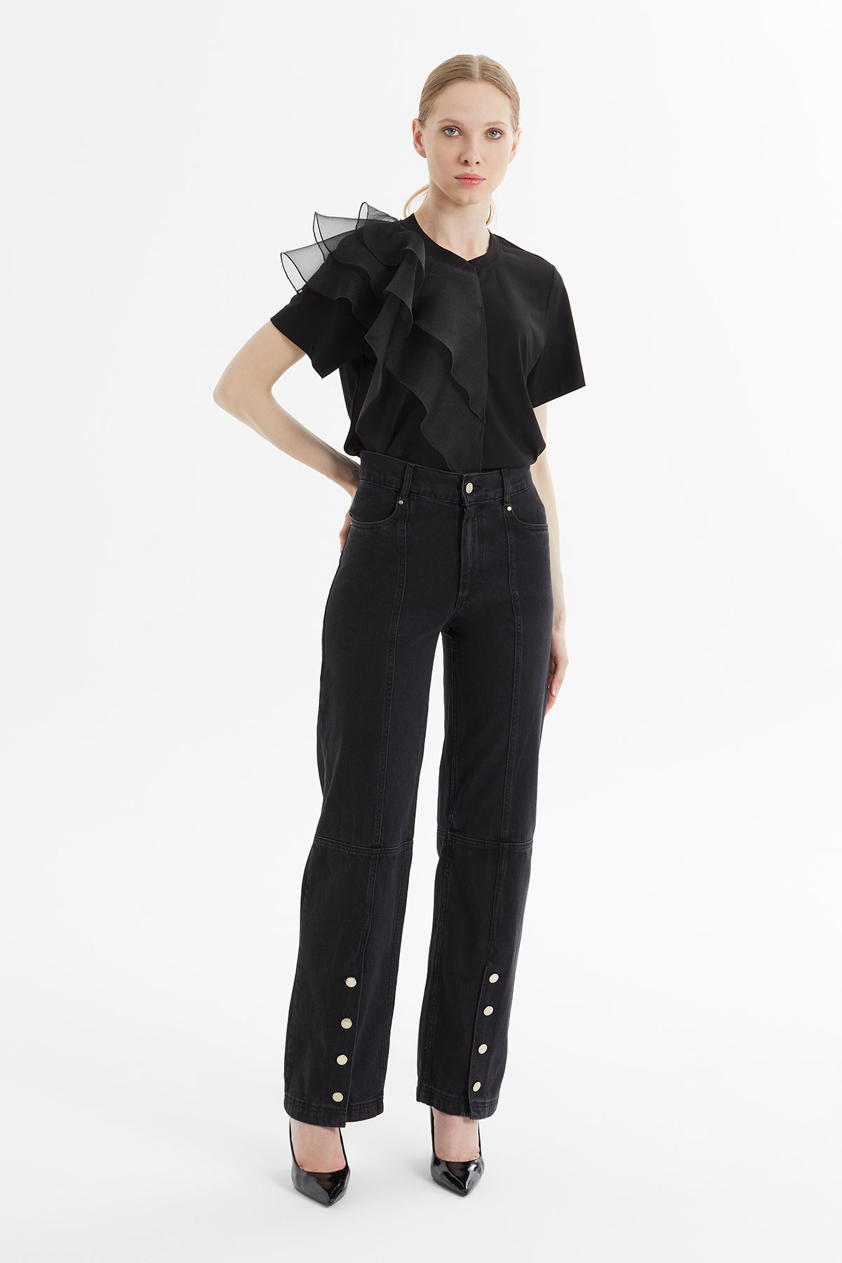 Düz Kesim Paçası Düğme Detaylı Denim Pantolon