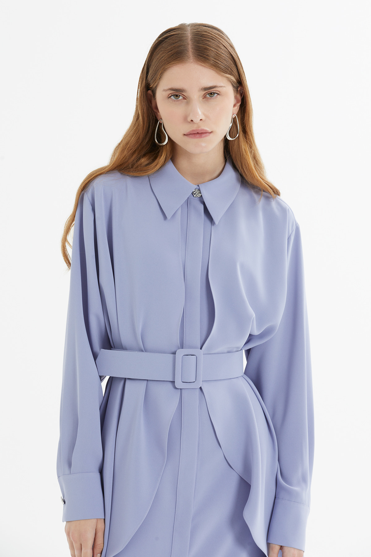 Tokalı Kemer Detaylı Asimetrik Midi Elbise