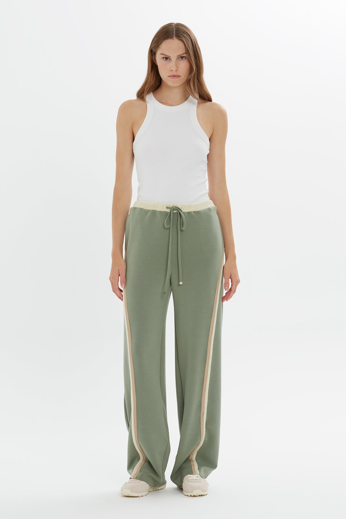 Rahat Şerit Detaylı Eşofman Altı