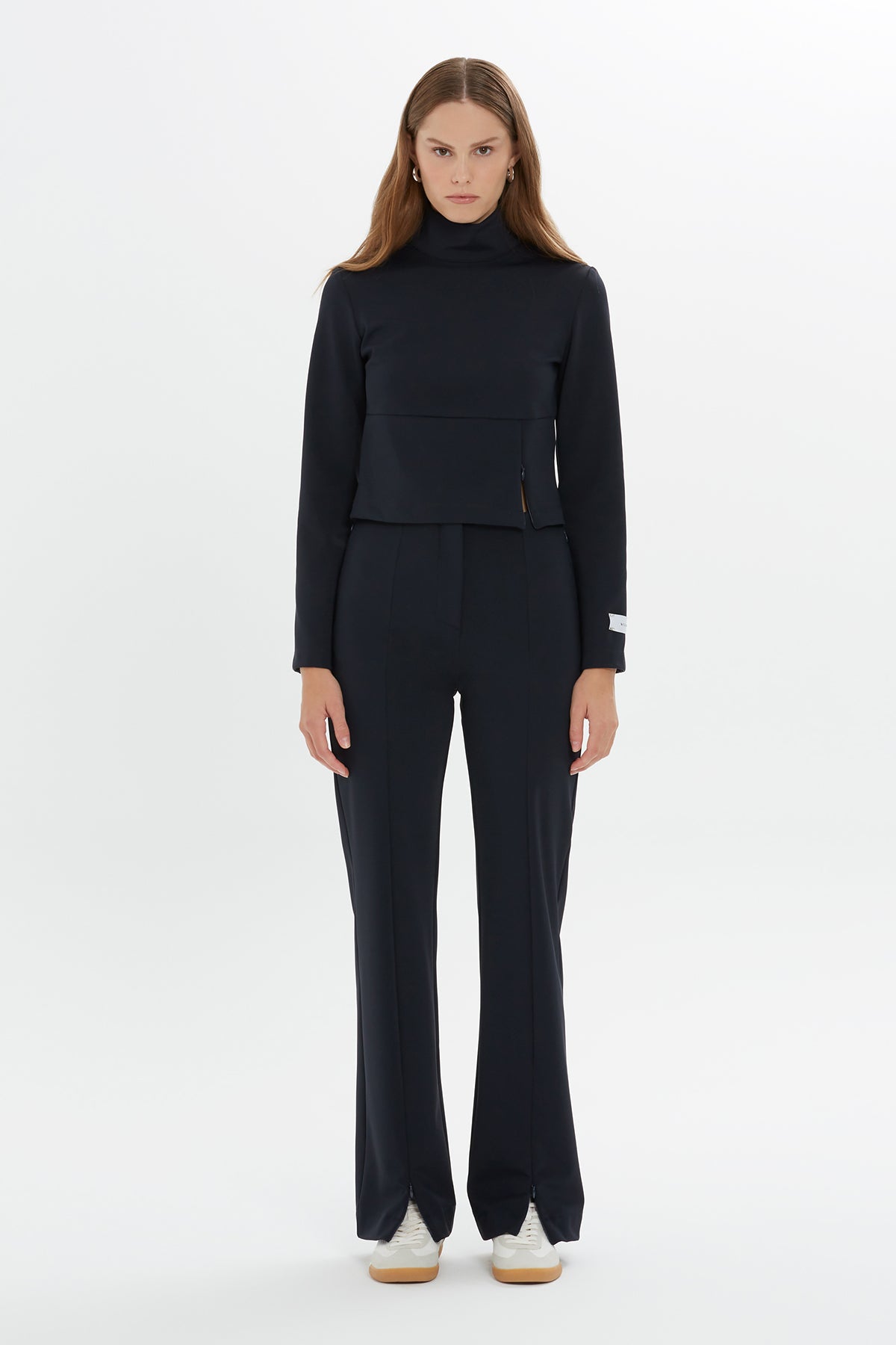 Asimetrik Kesim Yüksek Yakalı Crop