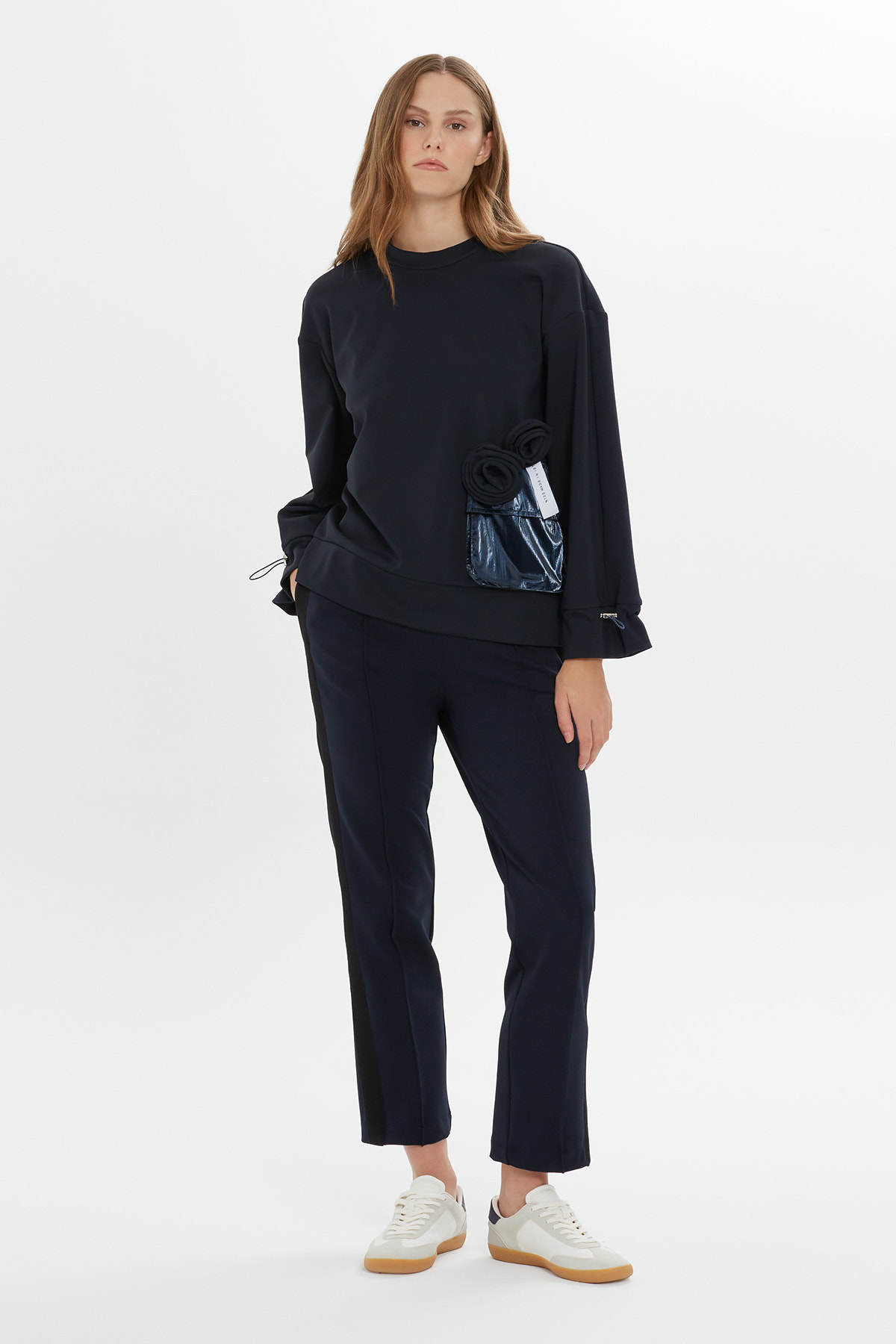 Çiçek Detaylı Oversize Sweatshirt