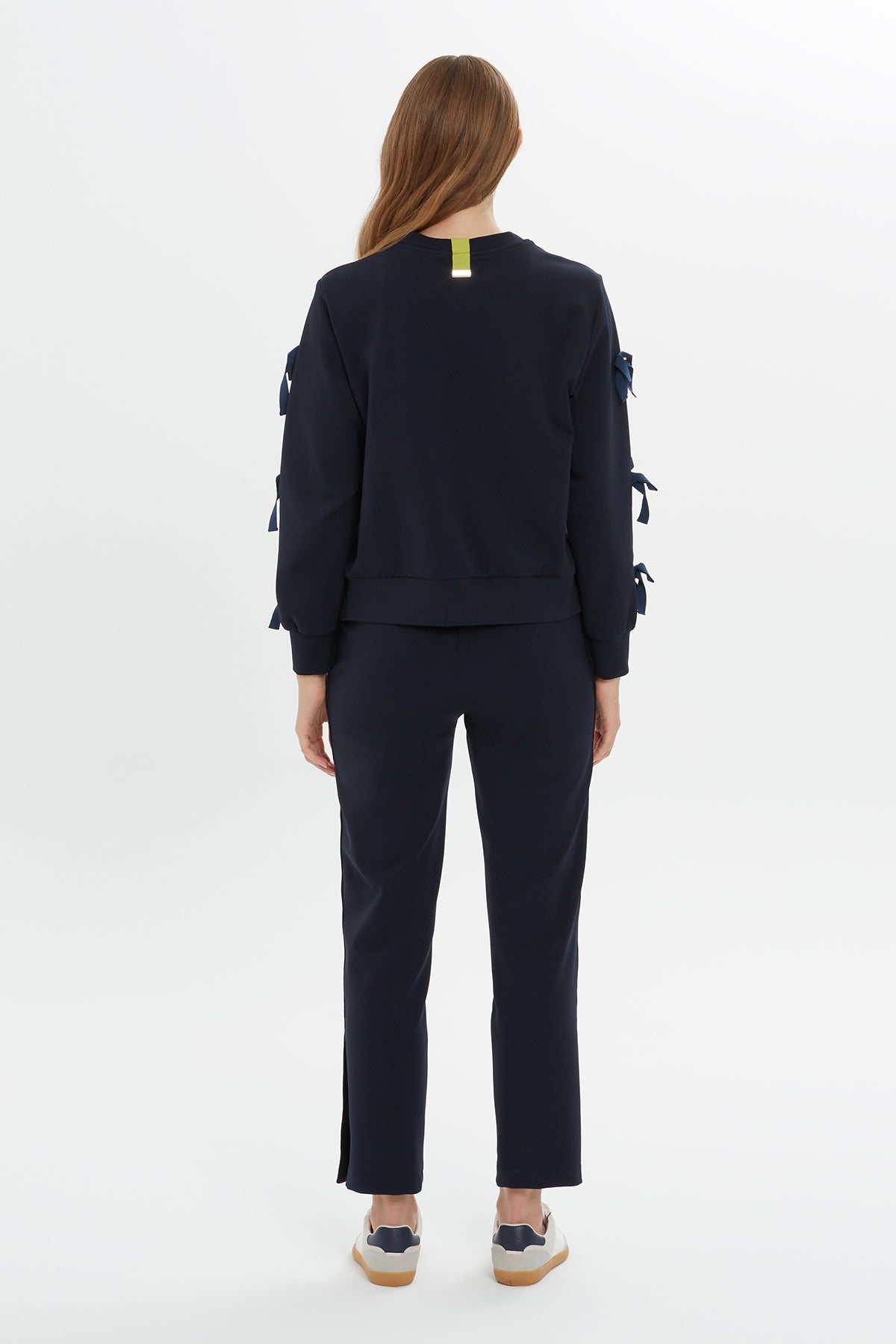 Kurdele Detaylı Yazı Baskılı Sweatshirt