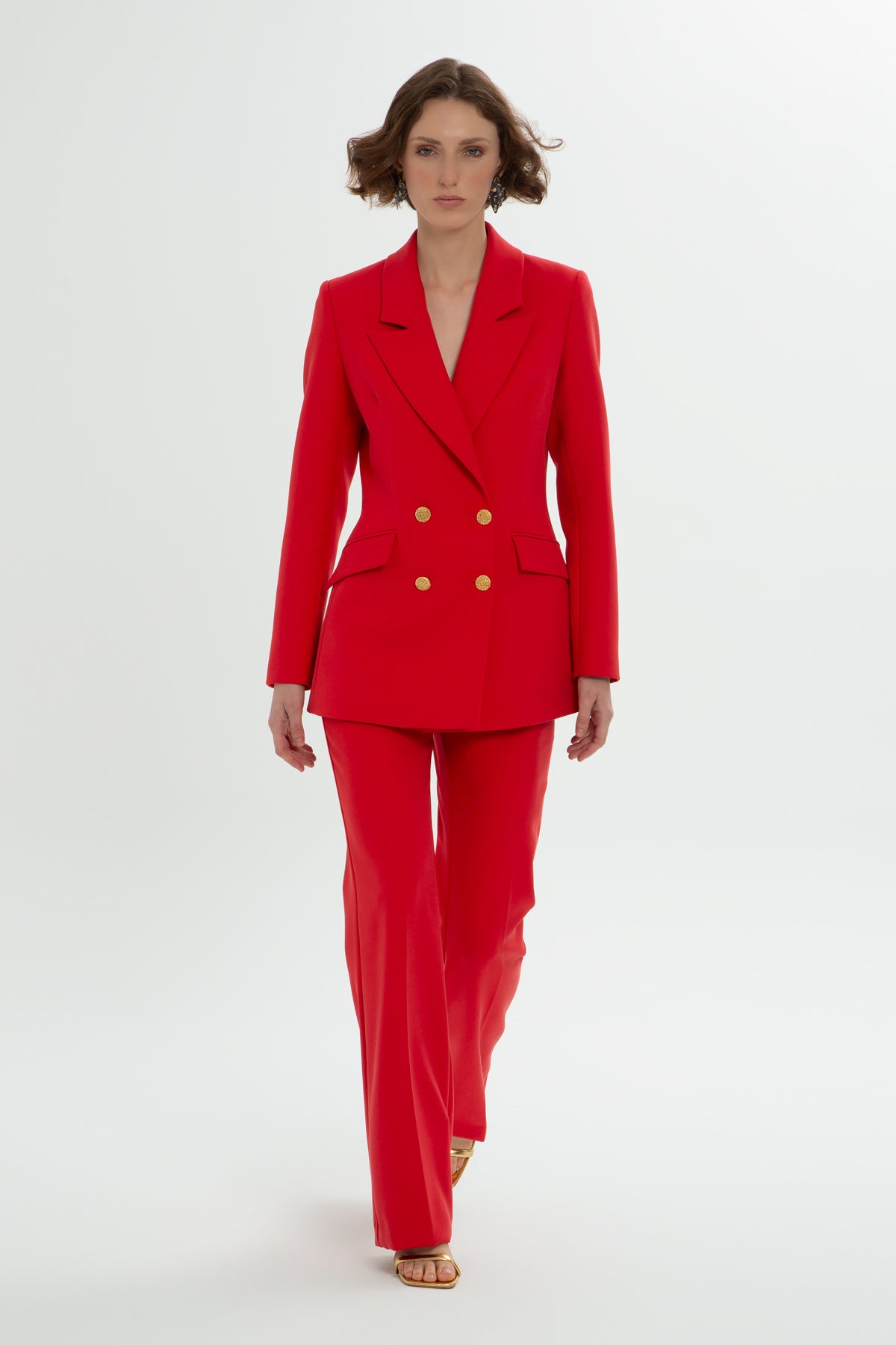 Düğme Detaylı Vücuda Oturan Kruvaze Takım