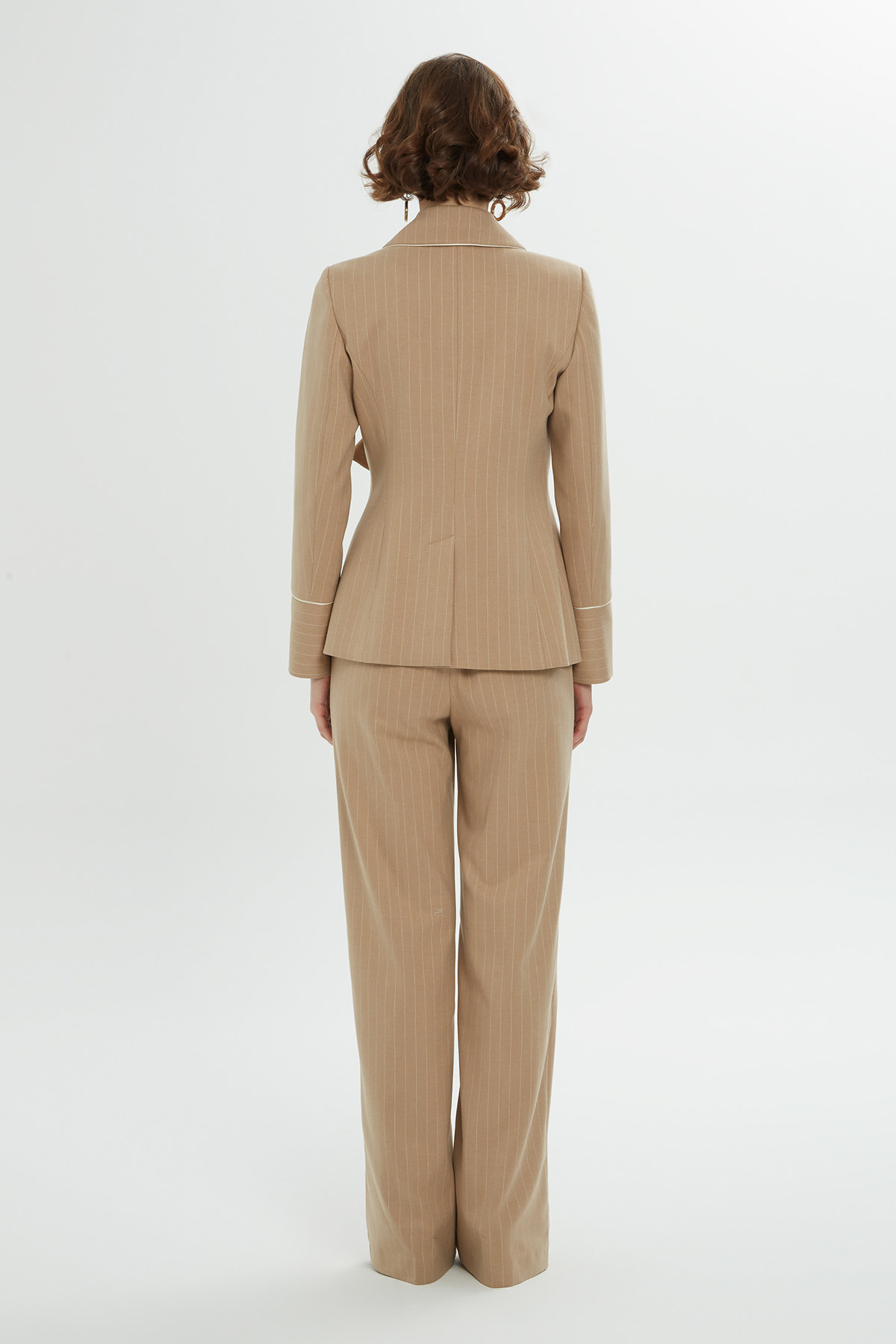 Sol Tarafı Bağcık Detaylı Çizgili Ceket Pantolon Takım