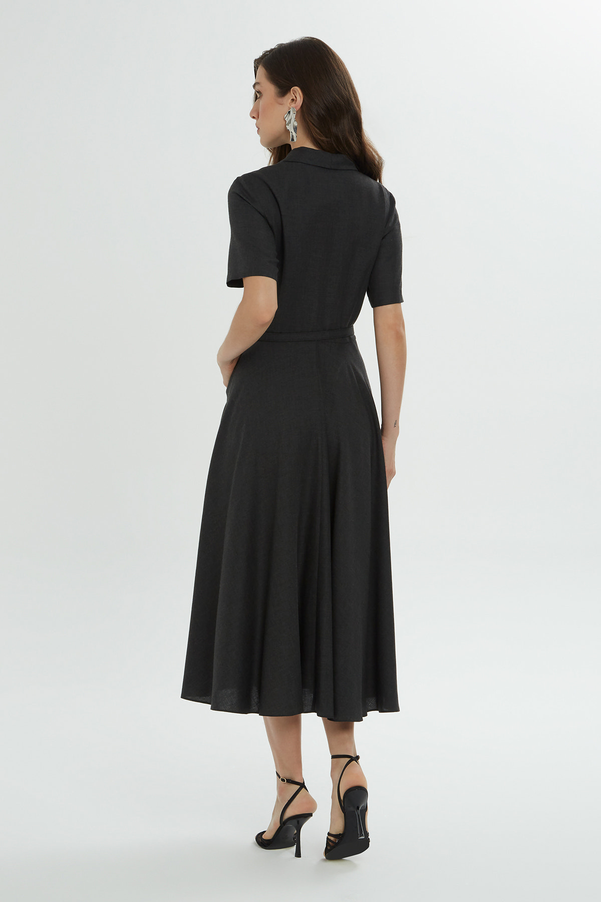 Çıtçıt Kapamalı Kemerli Midi Elbise