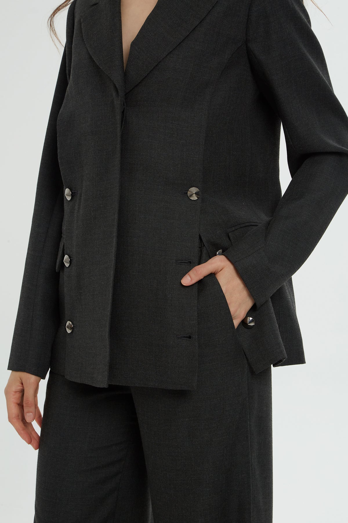 Ön Cepli Düğme Detaylı Pantolonlu Takım