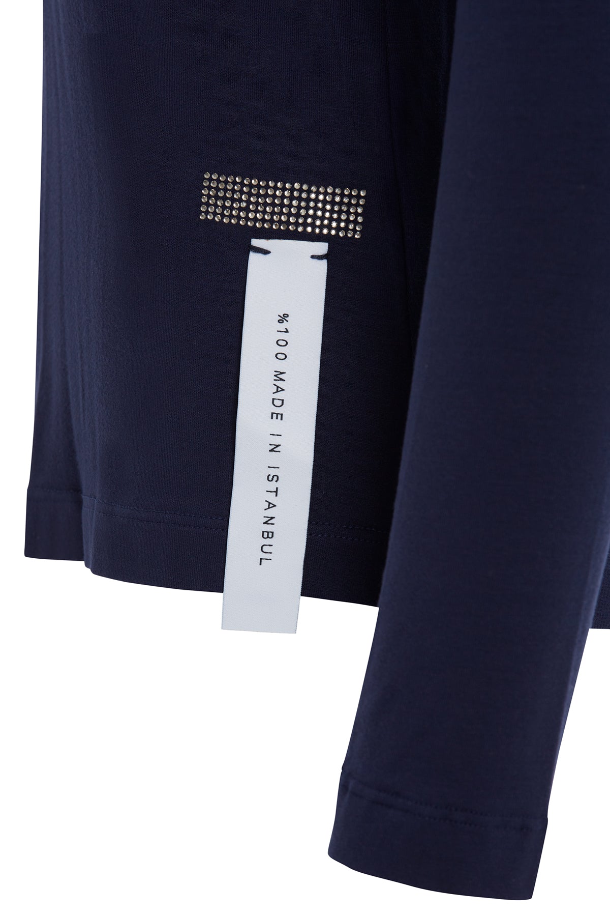 Yuvarlak Yaka Aksesuralı T-Shirt