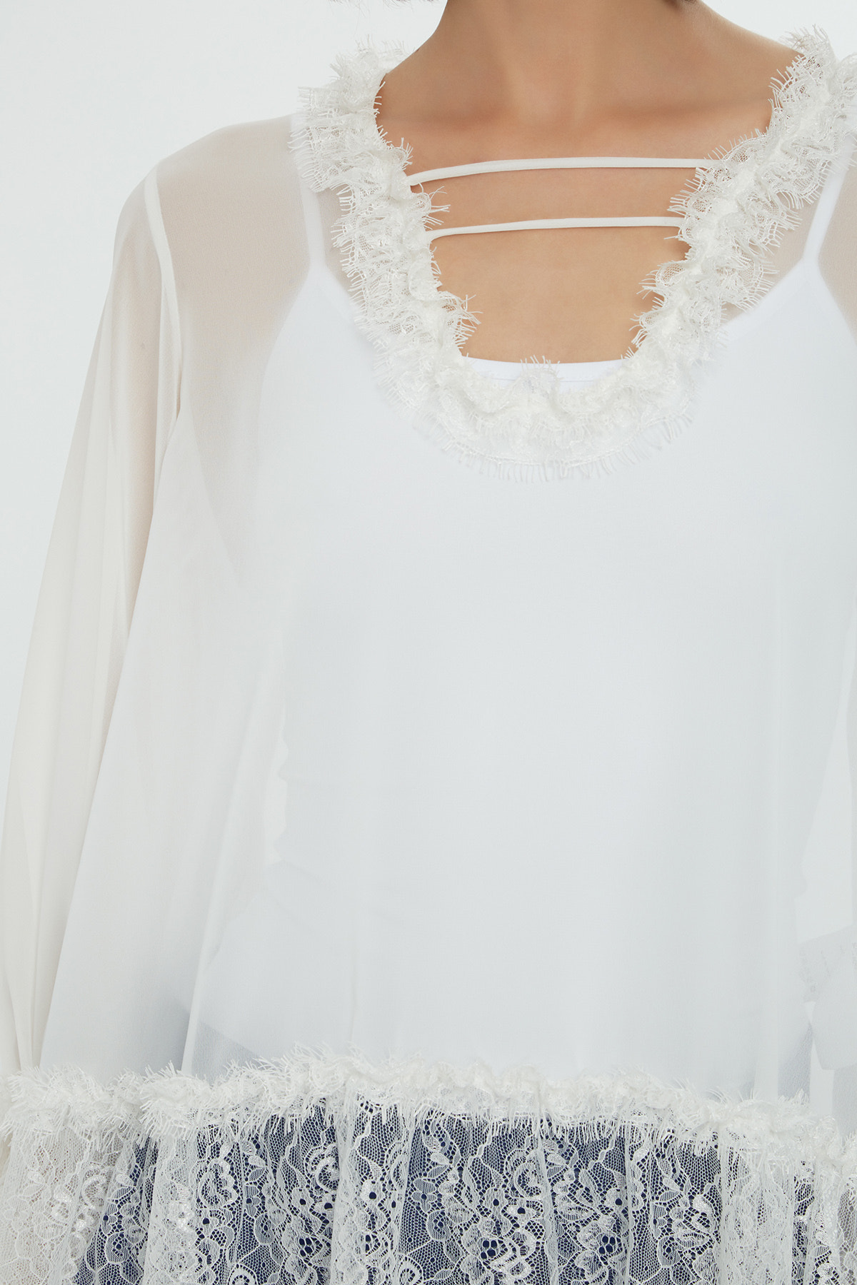 Dantel Detaylı Şifon Bluz