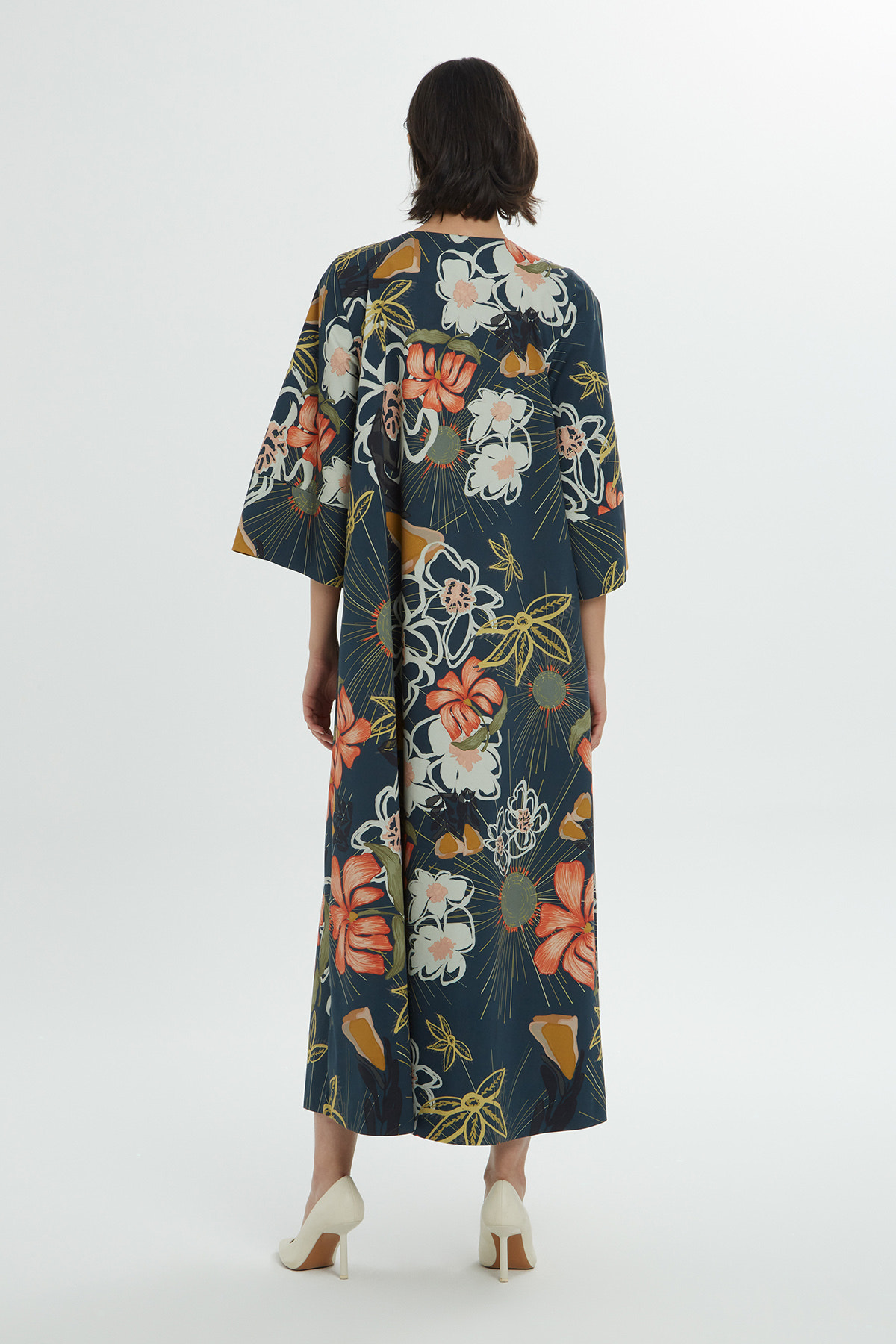 Çiçek Desenli Midi Boy Elbise