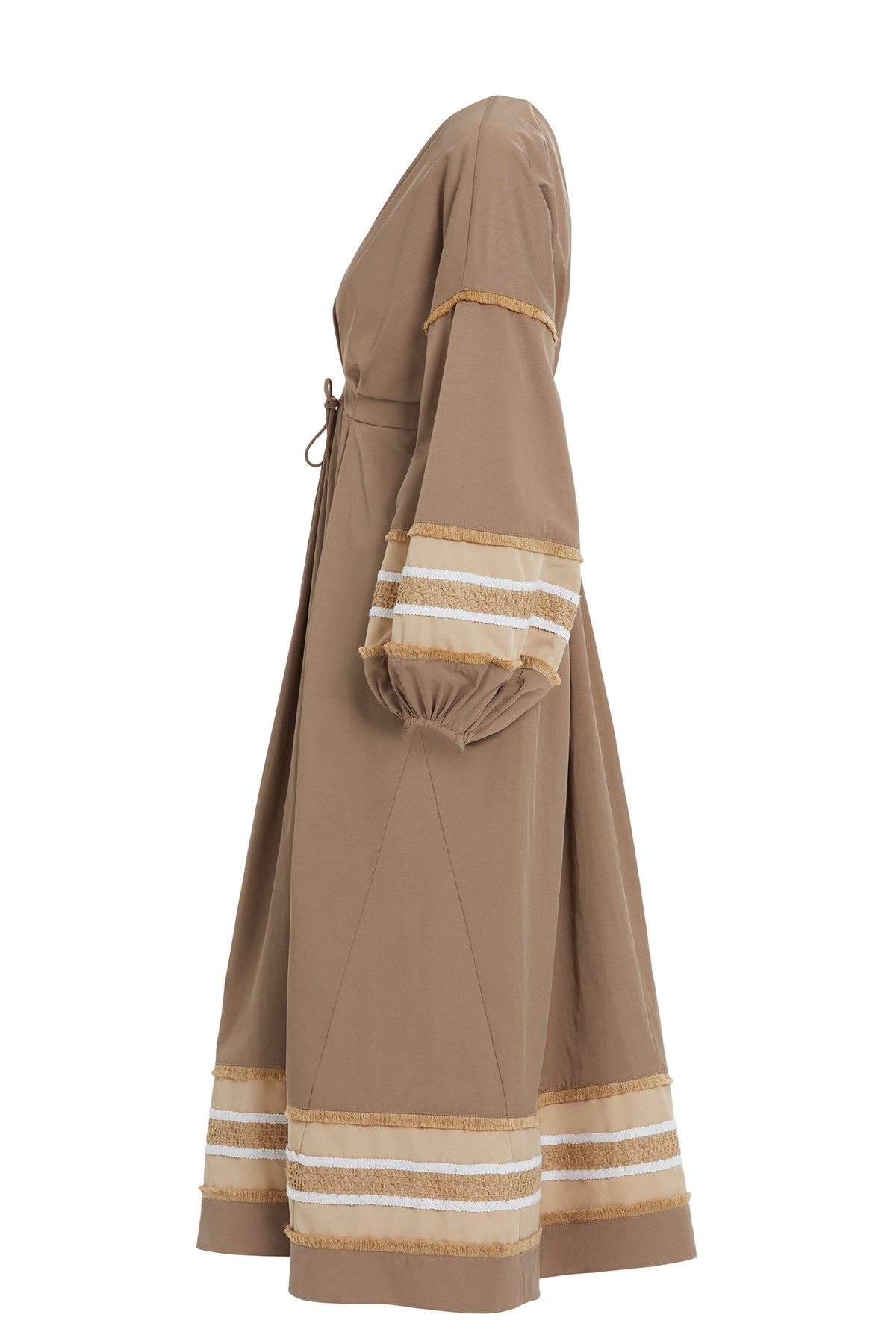 Beli Bağcıklı Kolları Büzgülü Kahve Midi Boy Elbise