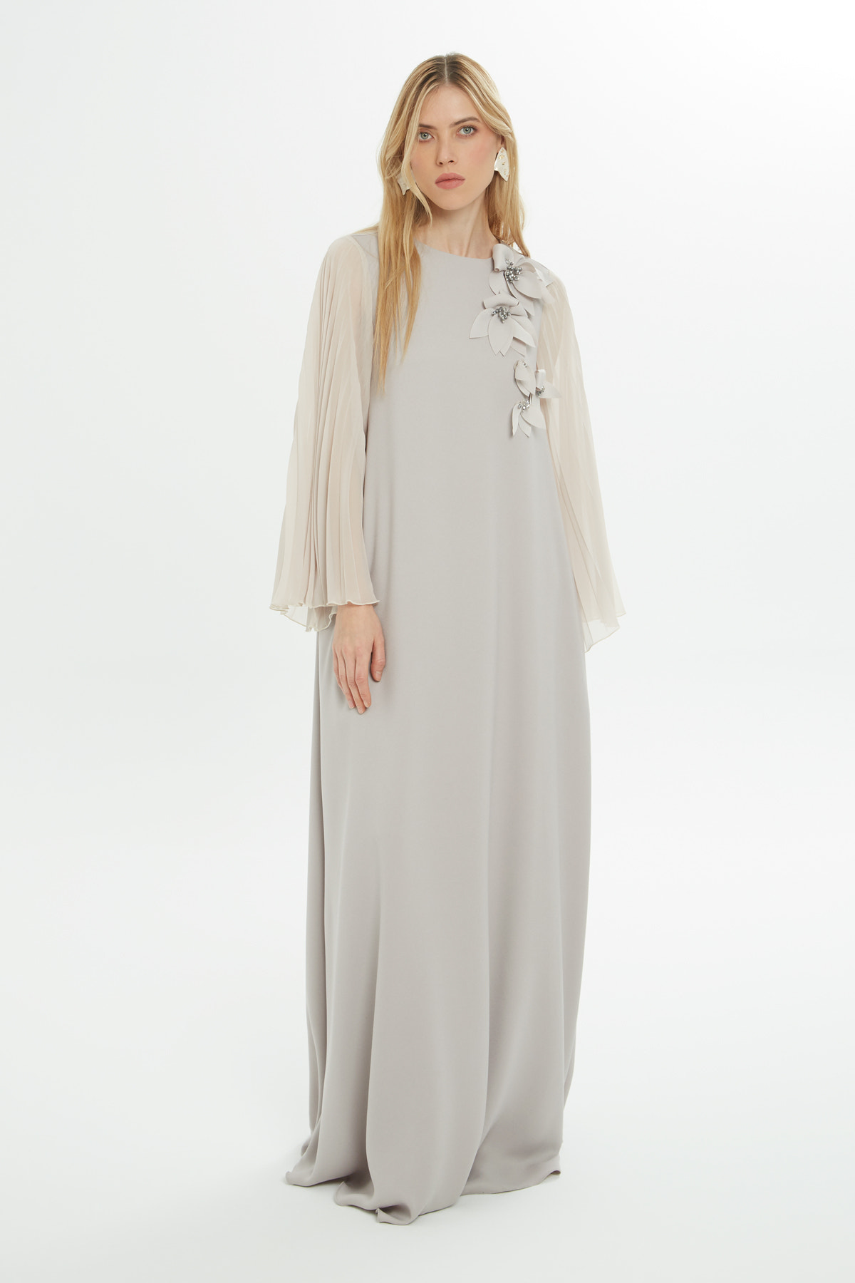 Çiçek Detaylı Uzun Elbise