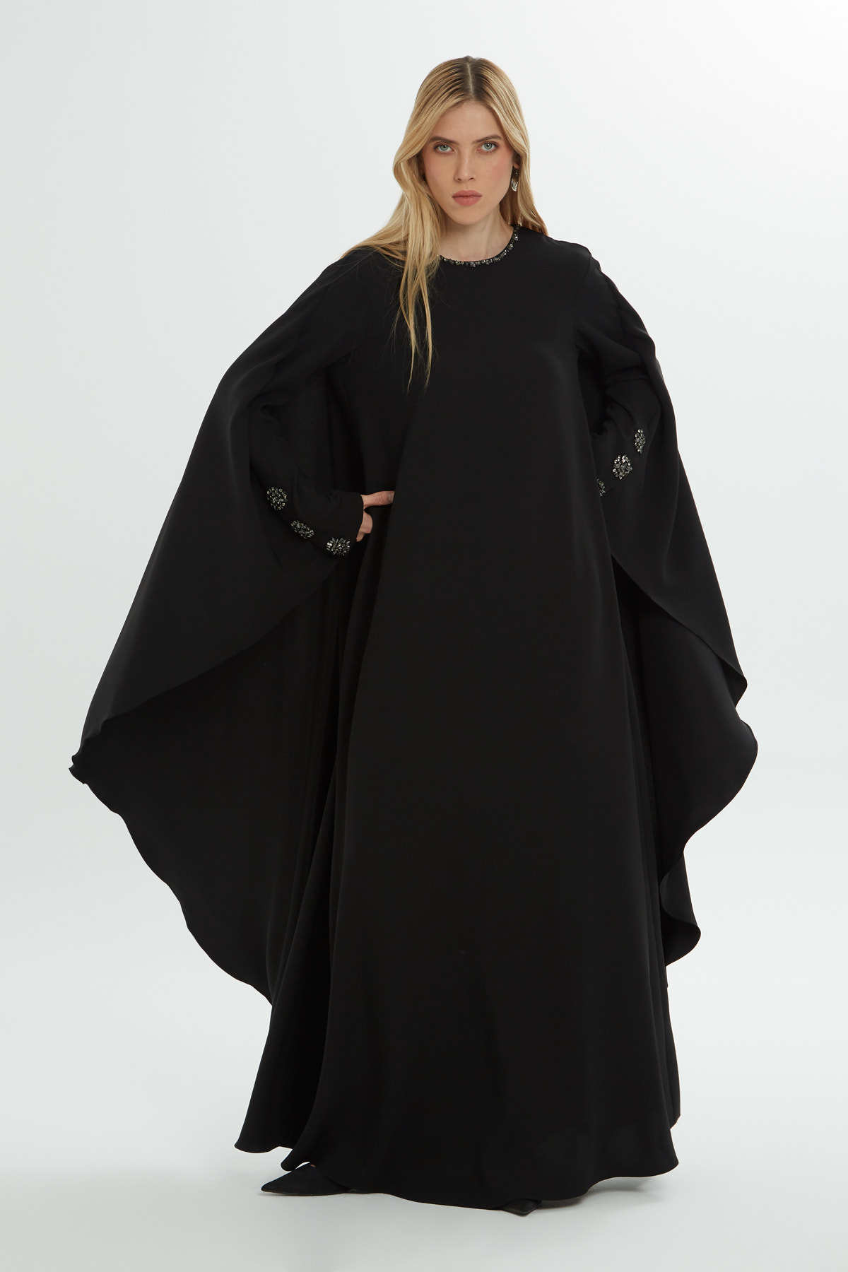 Taş İşlemeli Pelerin Detaylı Uzun Siyah Elbise