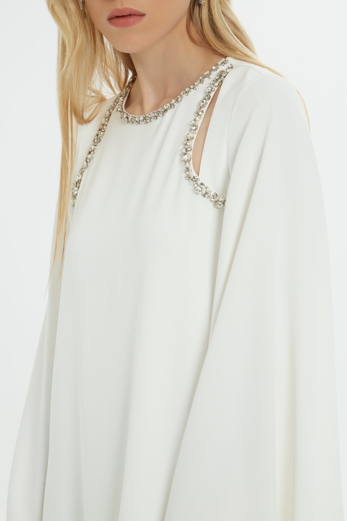 Pencere Detaylı İşlemeli Uzun Elbise