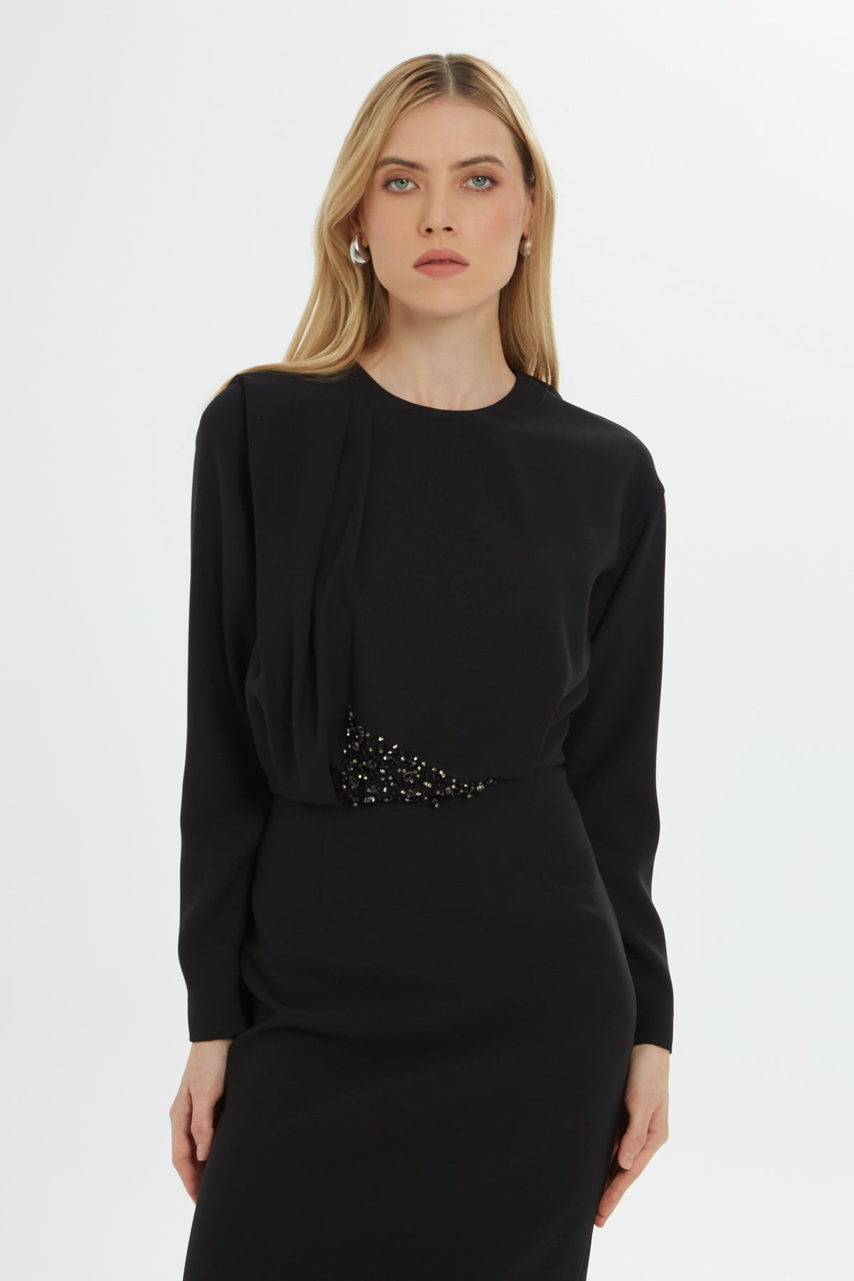 Pili Katlamalı Uzun Elbise