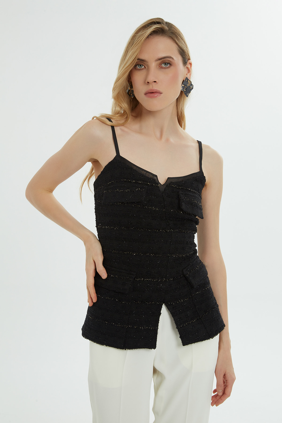 Arkası Fermuarlı Askılı Tüvit Bluz