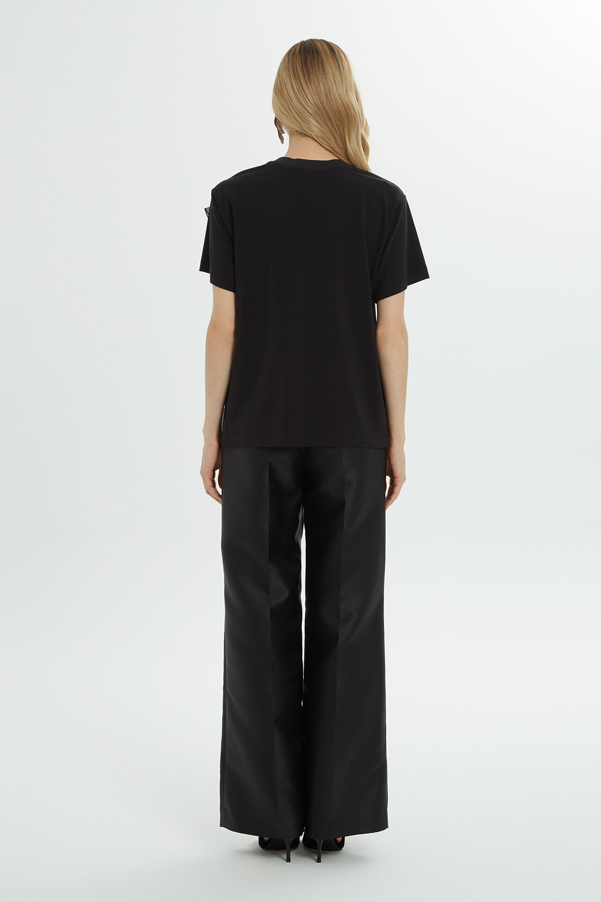 Yuvarlak Yaka Organze Volanlı Kısa Kollu T-shirt