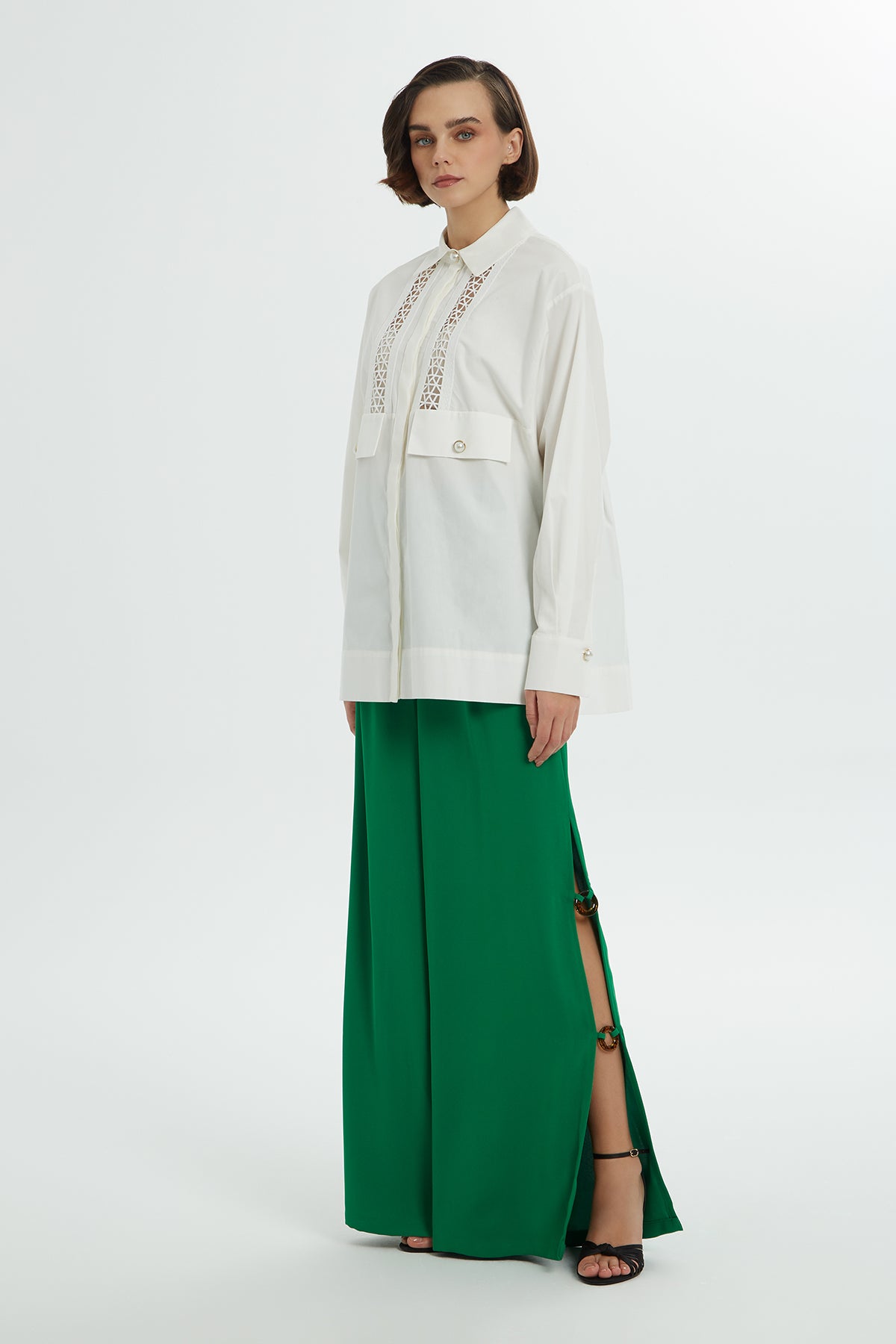 Şerit Dantel Detaylı İnci Düğmeli Gömlek