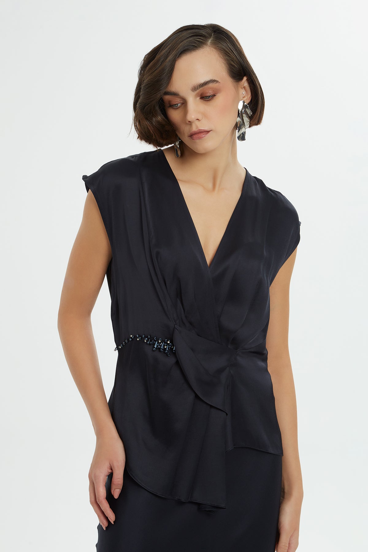 V Yakalı Bluz Ve Uzun Etekli Takım