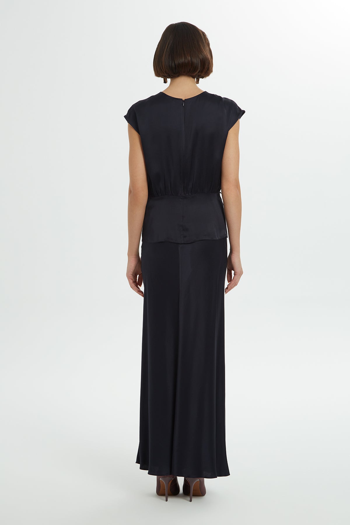 V Yakalı Bluz Ve Uzun Etekli Takım