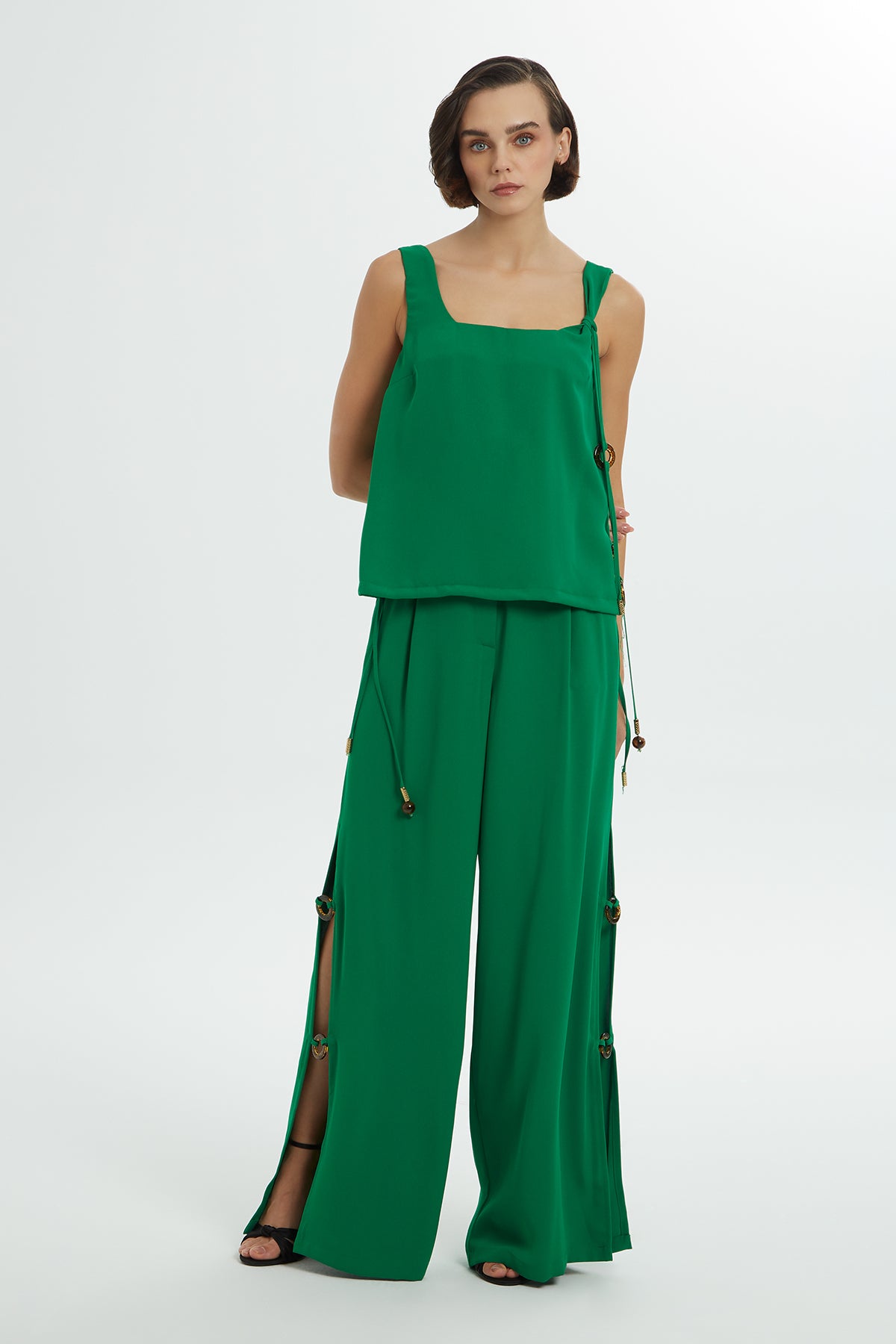 Kalın Askılı Pantolonu Yandan Yırtmaçlı Takım