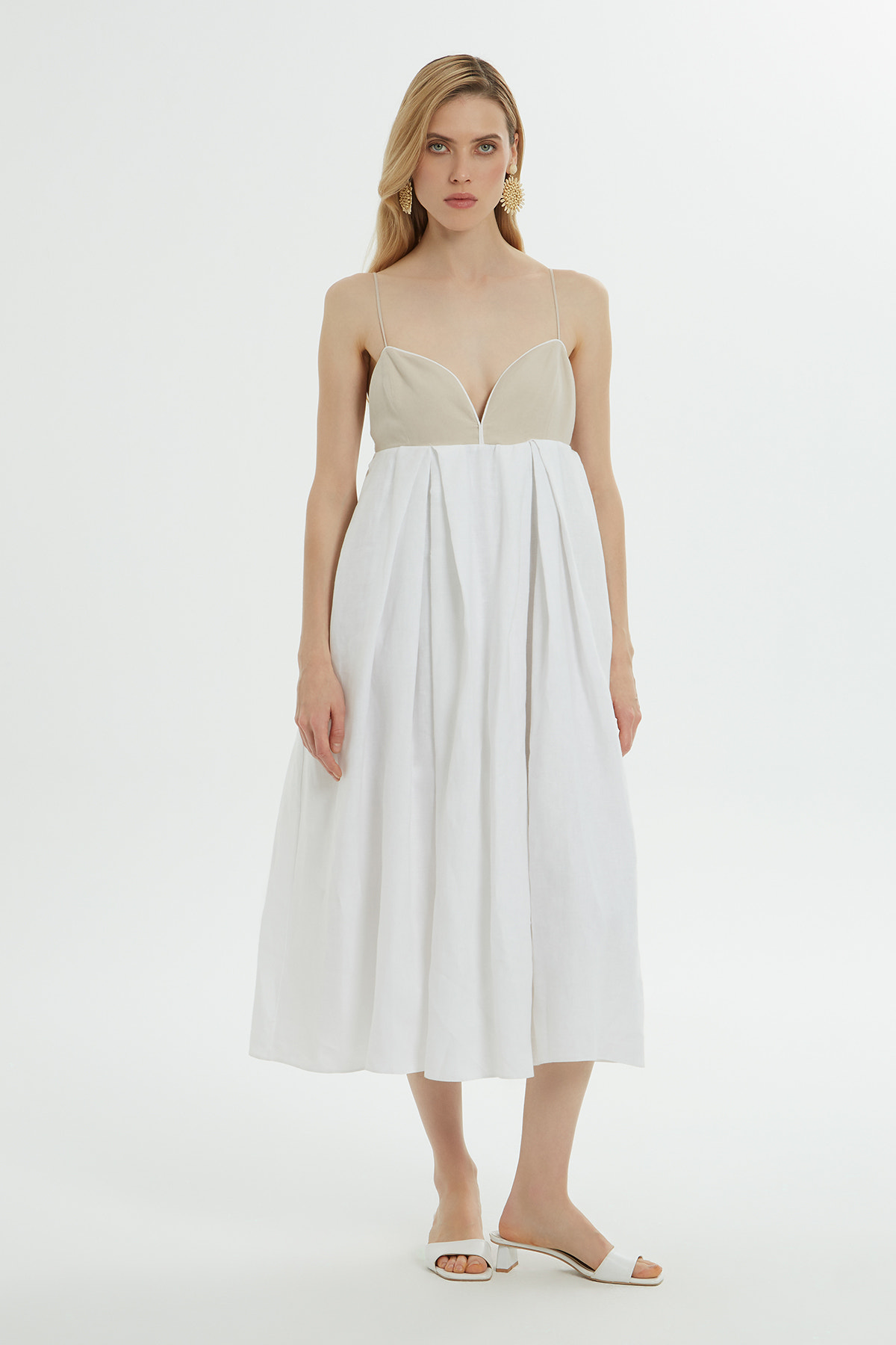 Kalp Yaka Askılı Midi Elbise