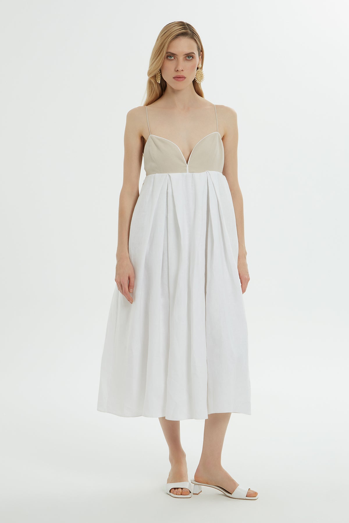 Kalp Yaka Askılı Midi Elbise