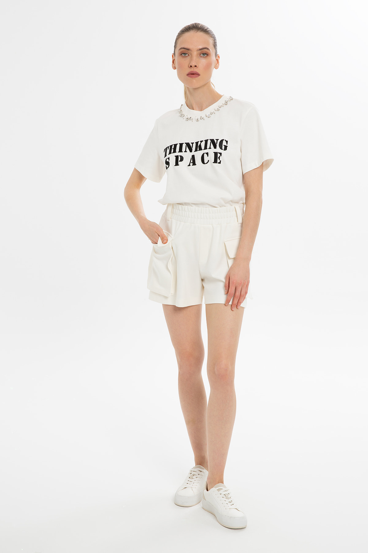 Büyük Cep Detaylı Beli Lastikli Şort