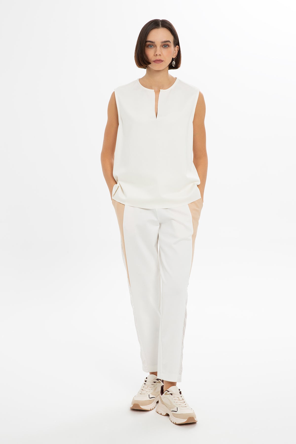 Yakası V Kesimli Bluz