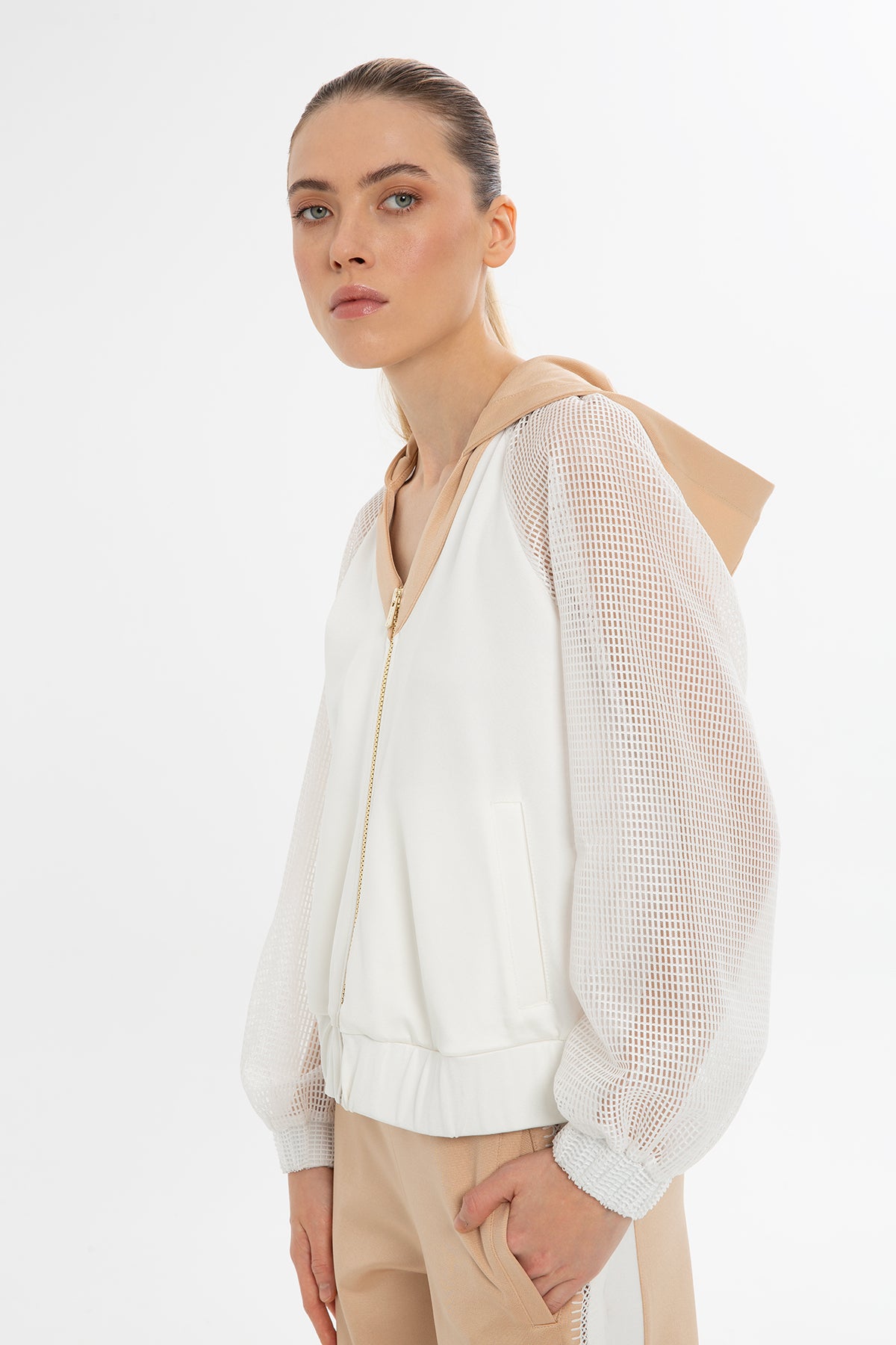 Kapüşonlu V Yaka Ceket