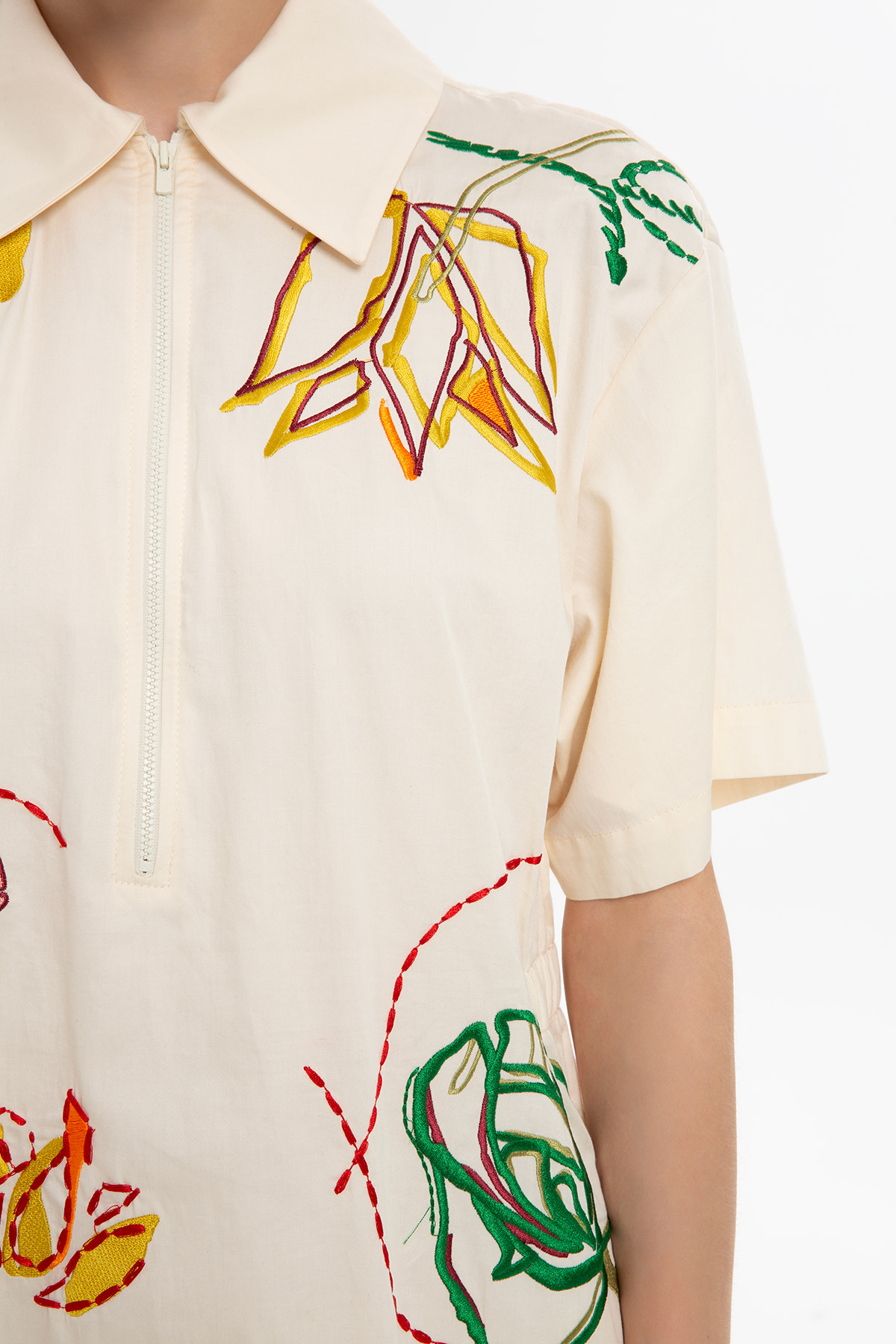 Kısa Kollu Nakışlı Midi Elbise