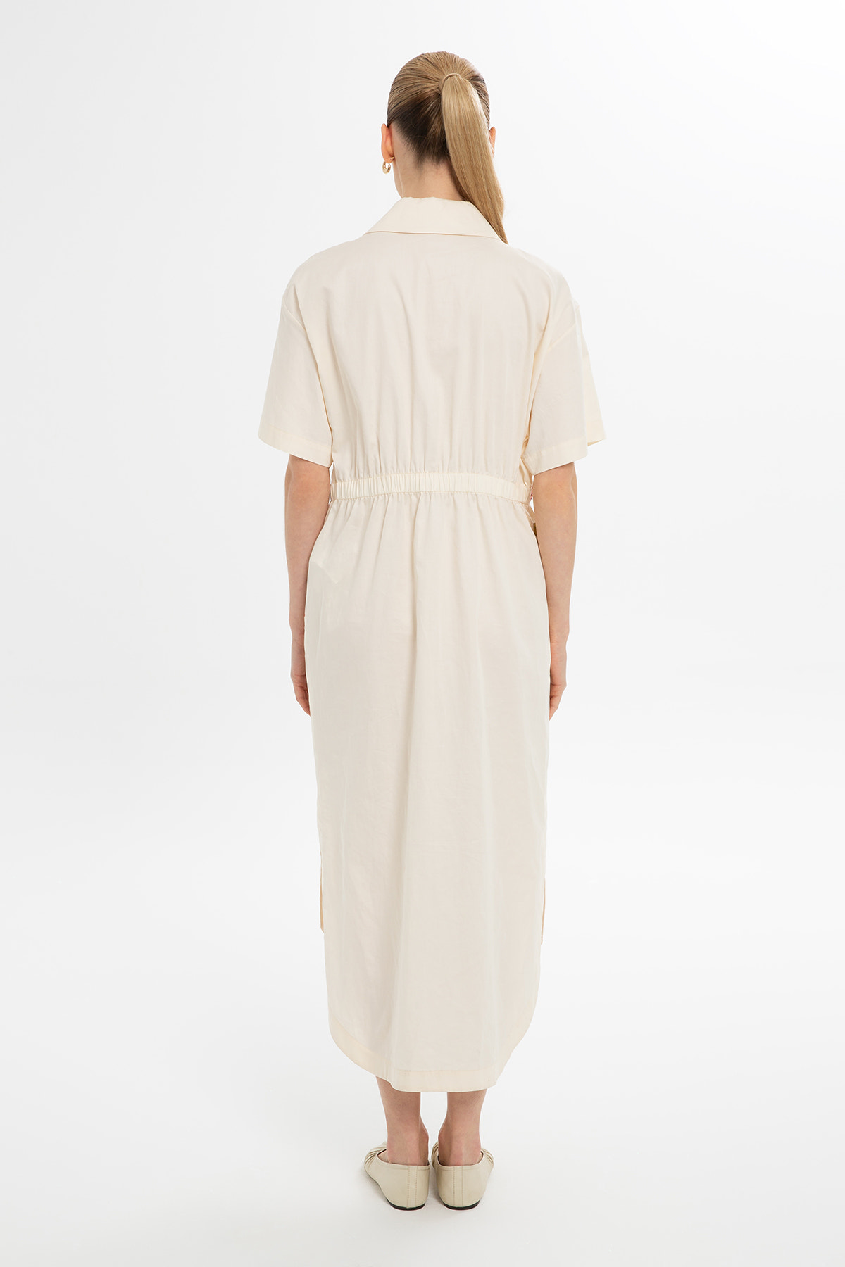 Kısa Kollu Nakışlı Midi Elbise