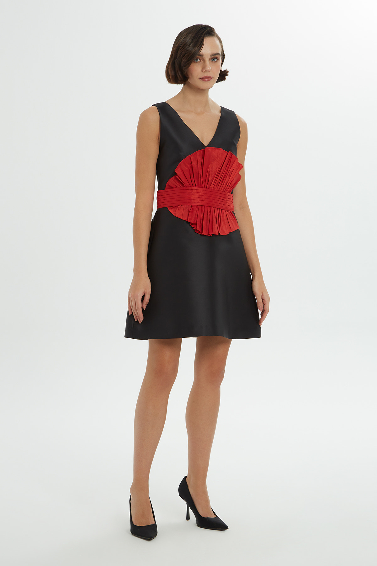 Pliseli Kemer Detaylı V Yaka Mini Elbise