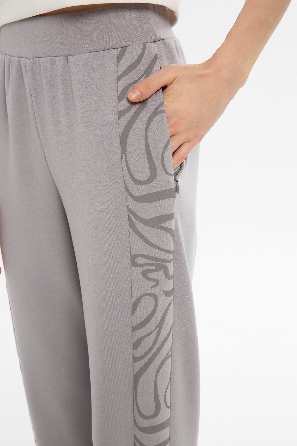 Bilekten Bantlı Koyu Eşofman Altı