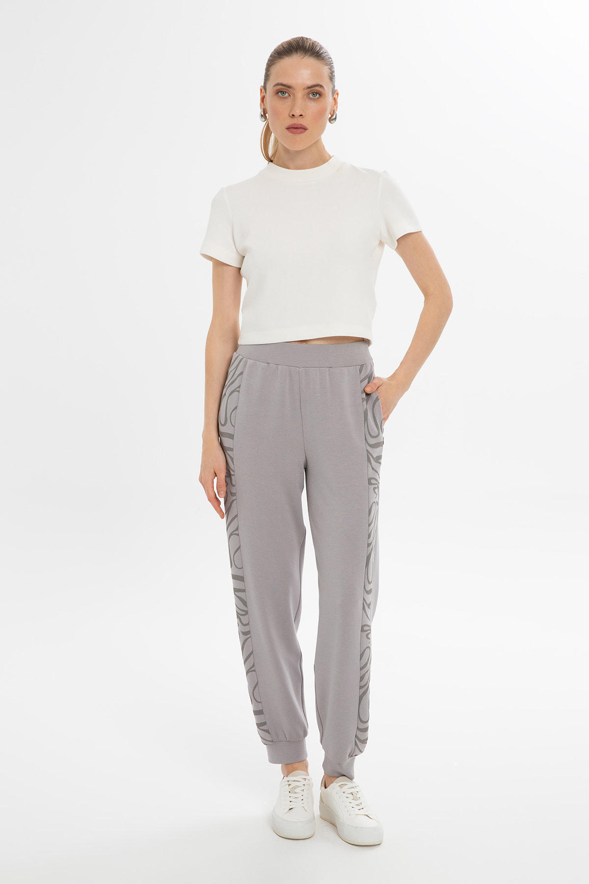 Bilekten Bantlı Koyu Eşofman Altı