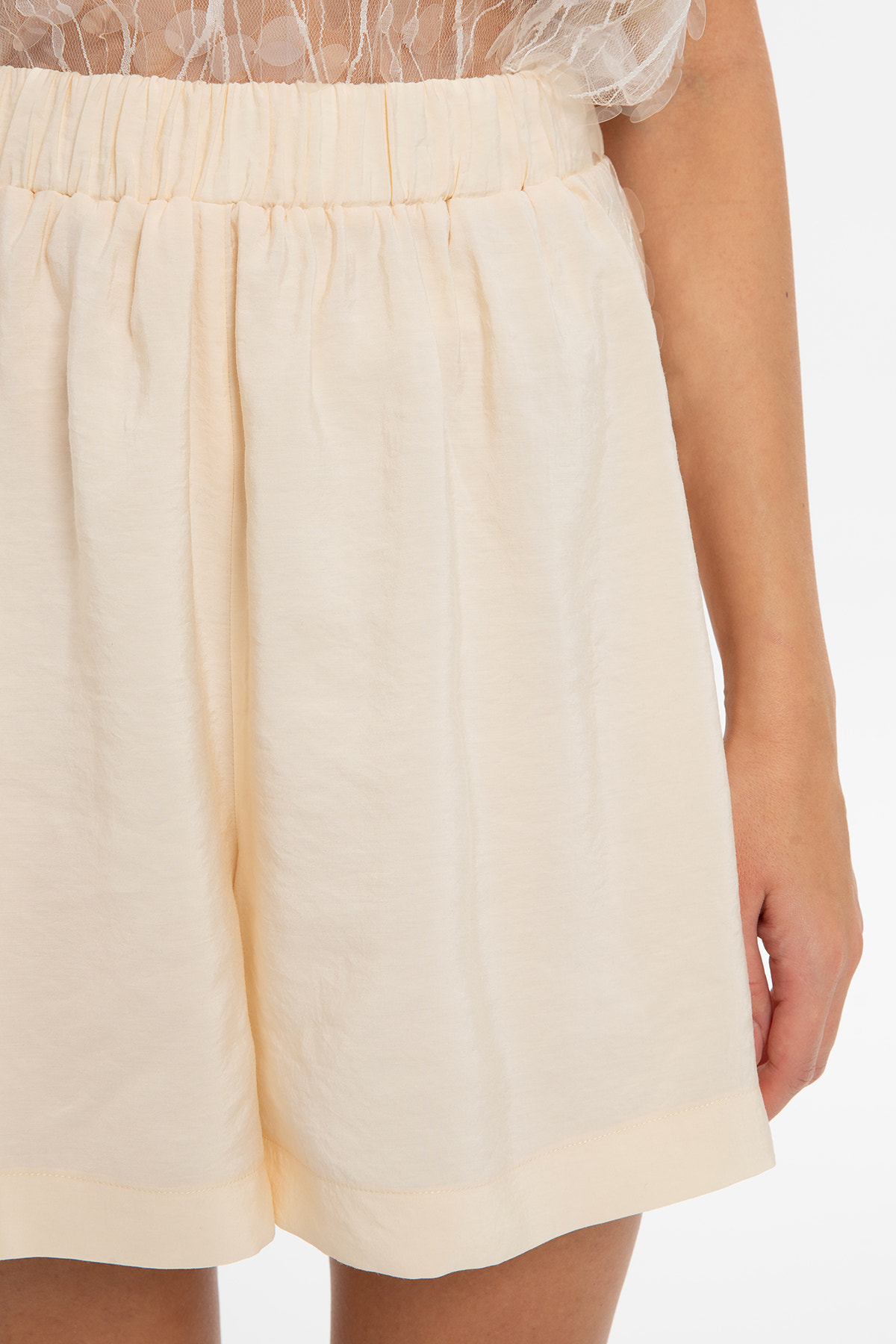 Pul Payet Detaylı Şort