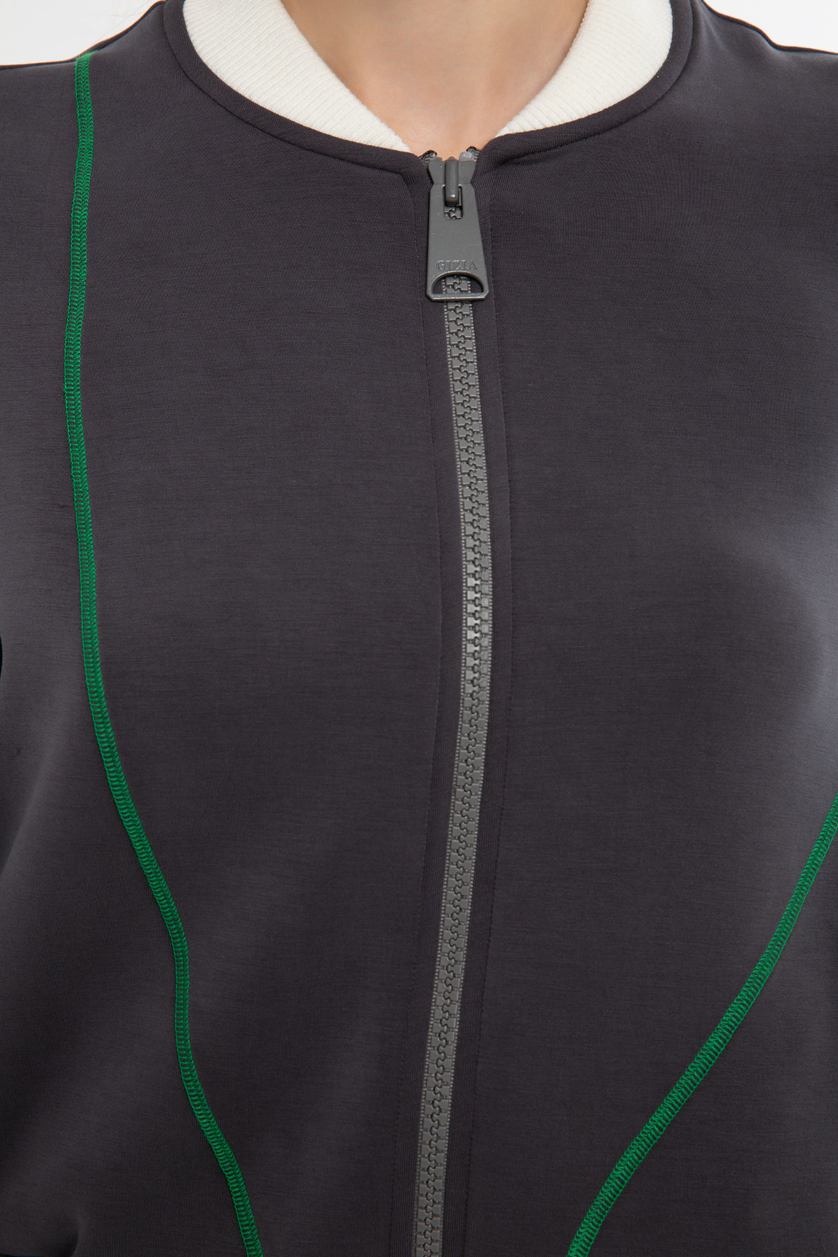 Dikiş Detaylı Nakışlı Ceket