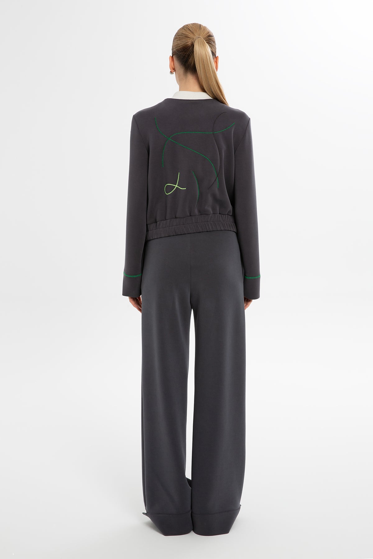 Dikiş Detaylı Nakışlı Ceket