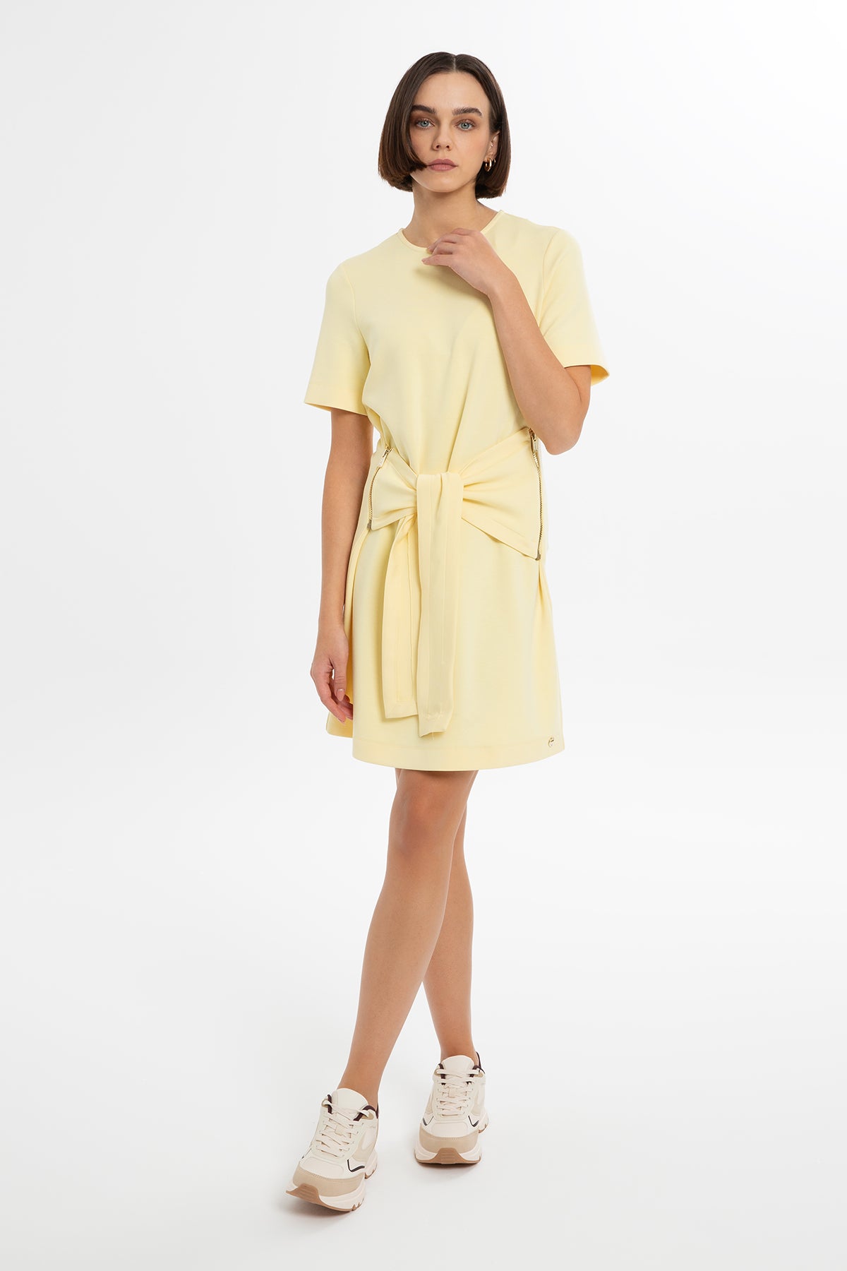 Kuşak Detaylı Kısa Elbise