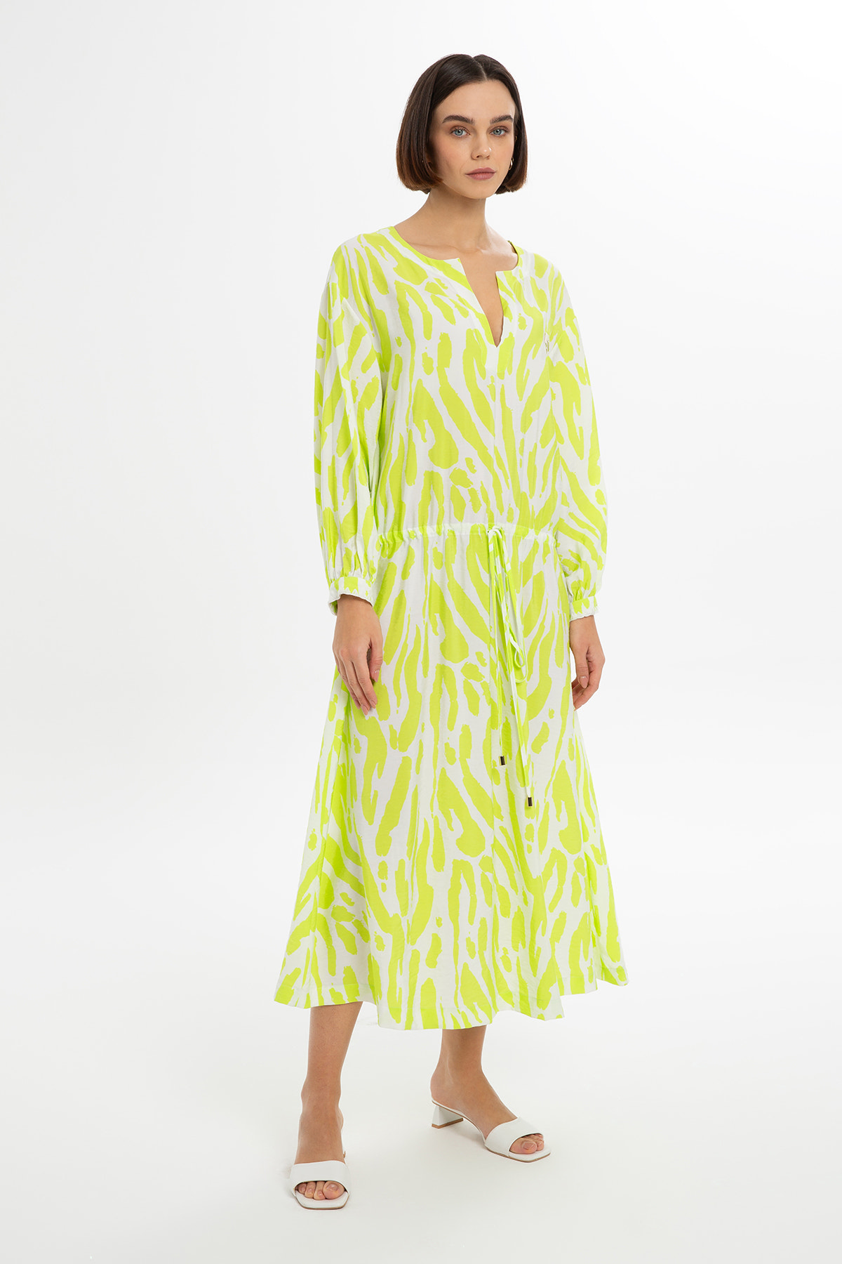 Belden Bağcıklı Neon Maxi Elbise