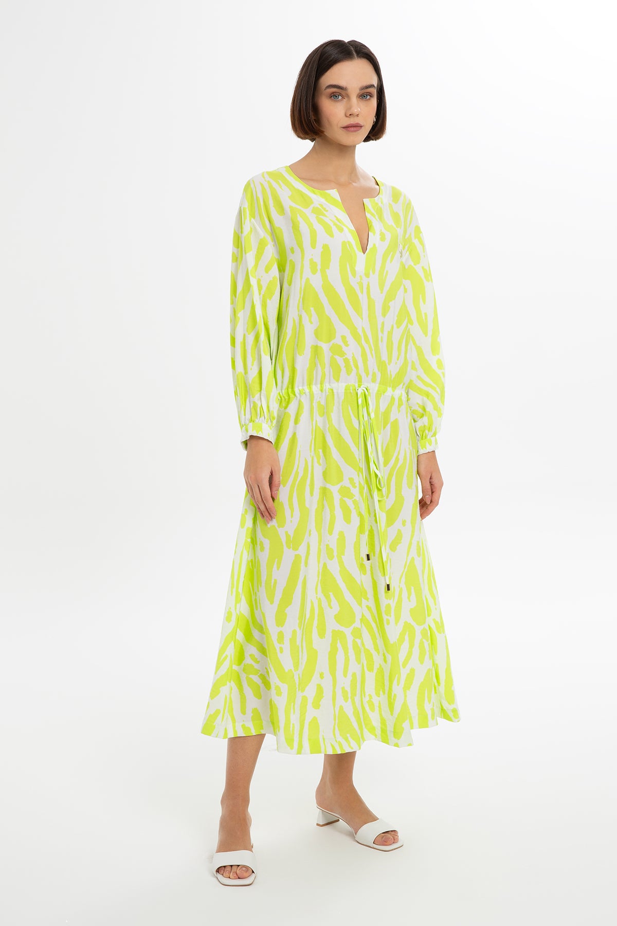 Belden Bağcıklı Neon Maxi Elbise