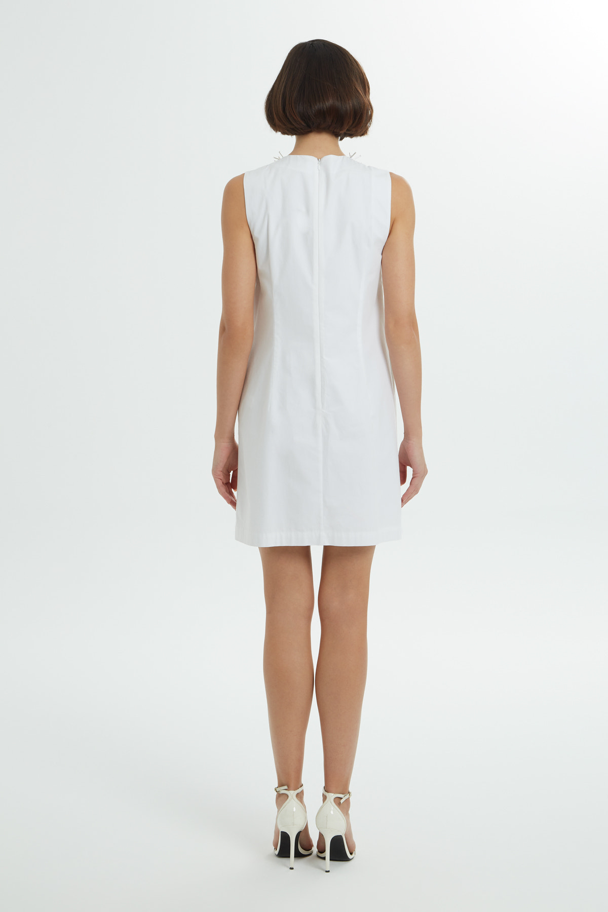 Boncuk İşlemeli Kısa Elbise