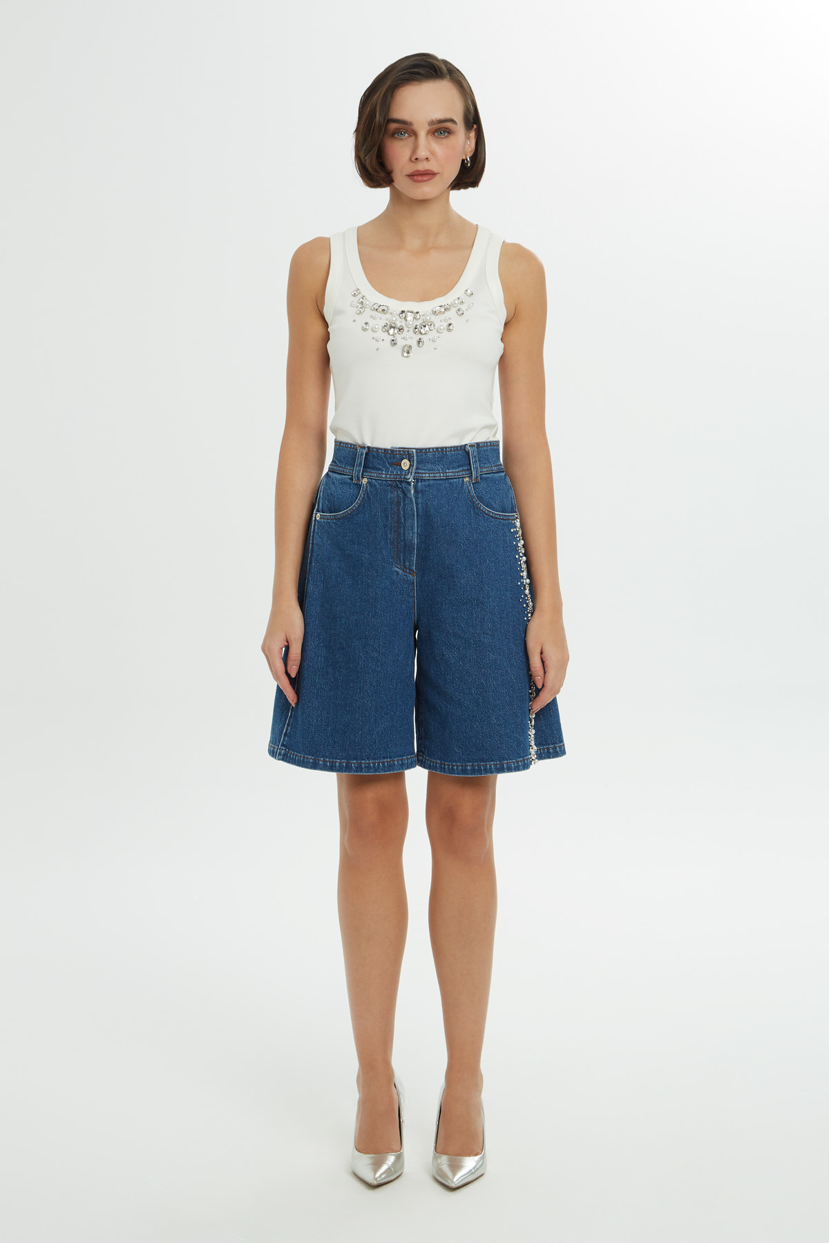İşleme Detaylı Jean Şort
