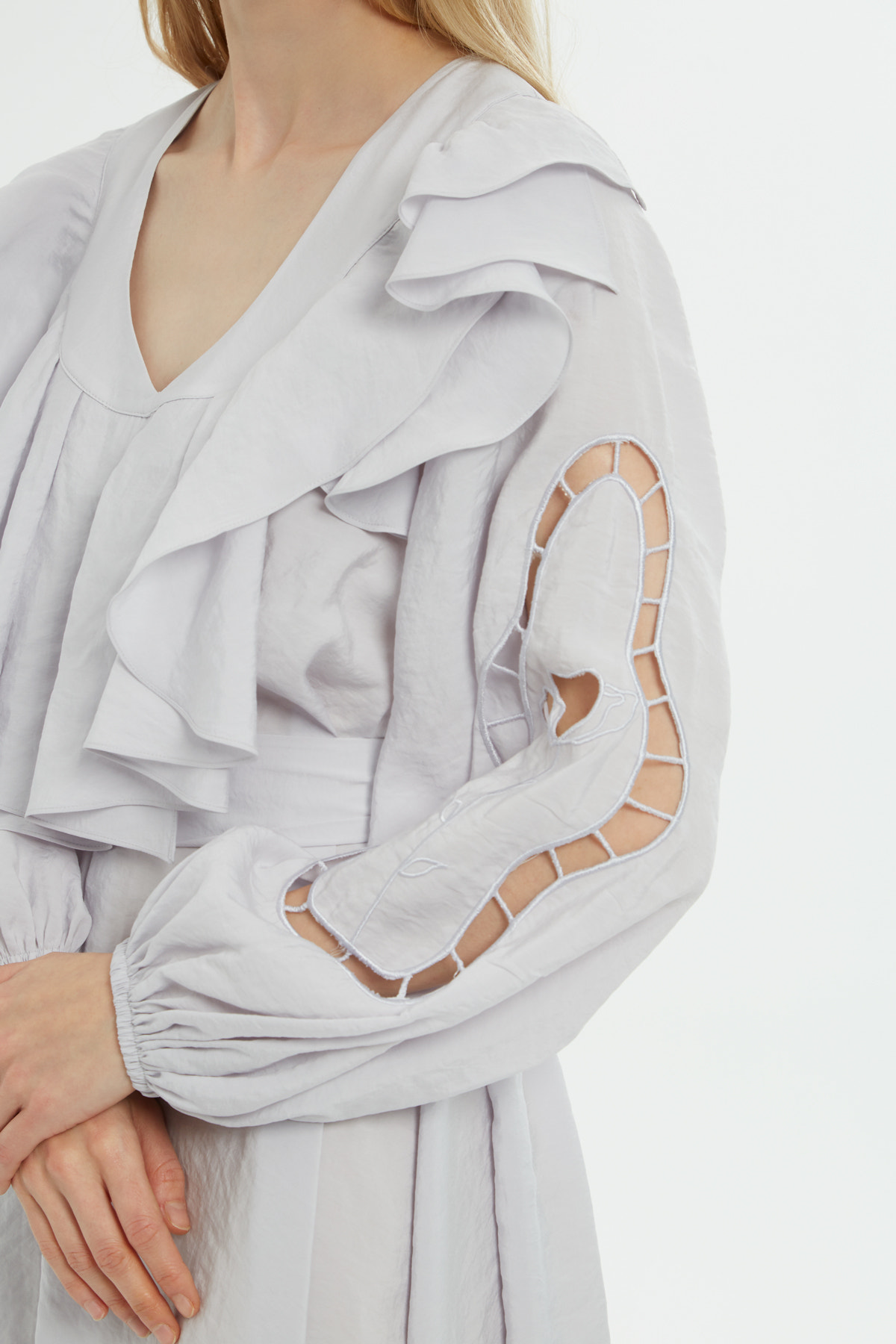 Volan Detaylı Nakışlı Midi Elbise