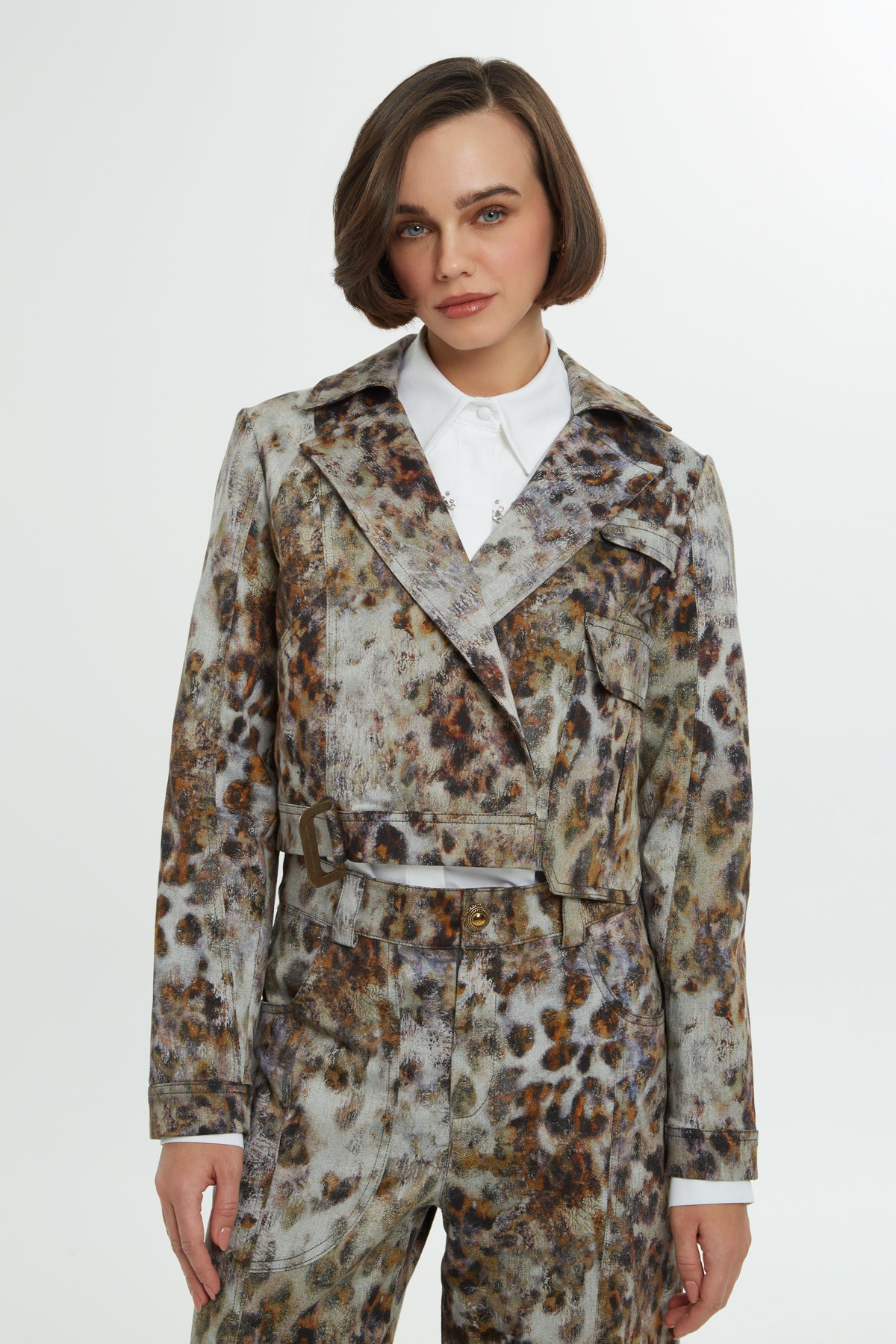 Leopar Desenli Kısa Blazer Ceket