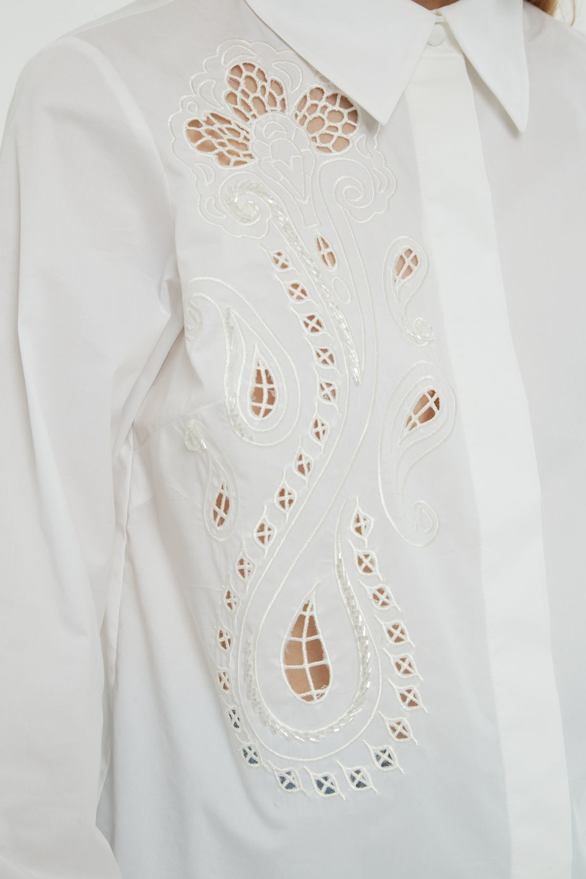 Delikli Uzun Kollu Gömlek