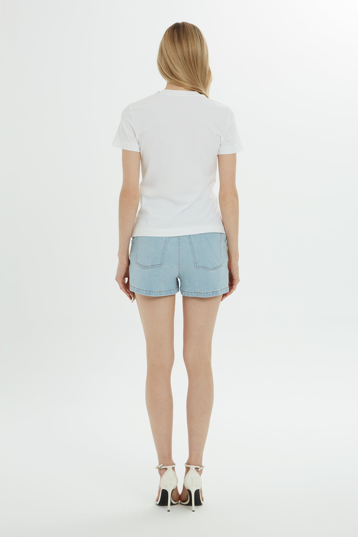 Yakası İşlemeli T-shirt