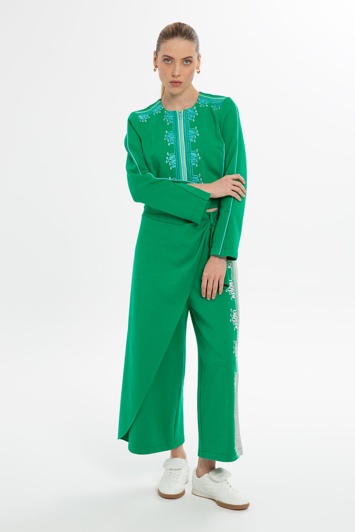 Önü Asimetrik Eşofman Altı