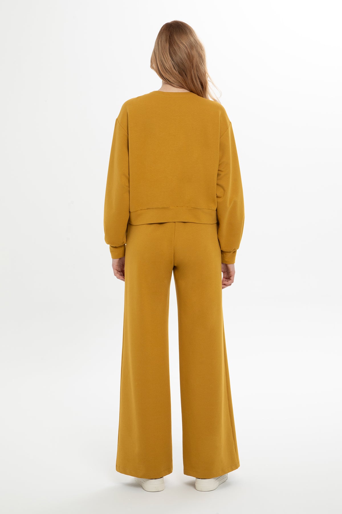 Bol Paçalı Cepli Eşofman Takımı