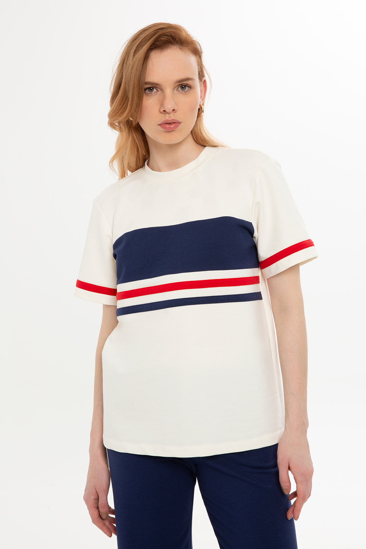 Çizgi Şerit Detaylı Eşofman Takımı